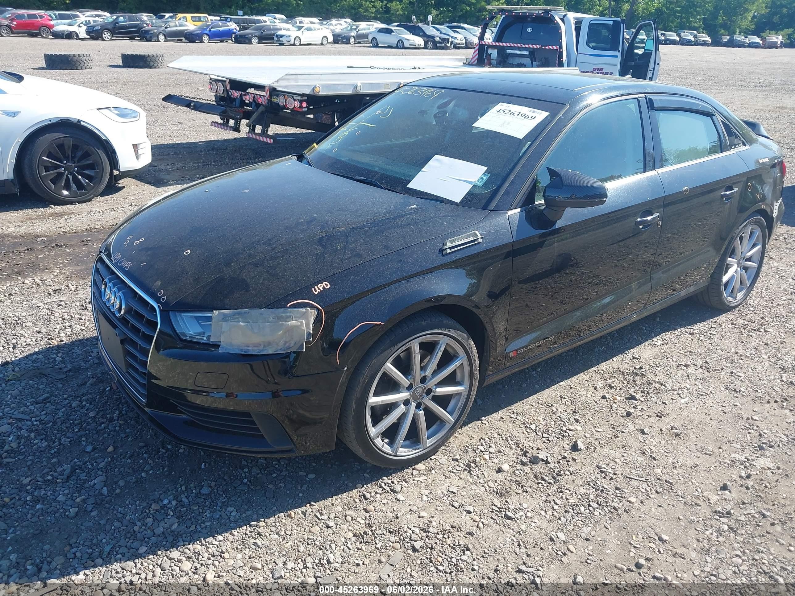 2015 Audi A3 2.0t Premium Черный vin: WAUBFGFF3F1117664