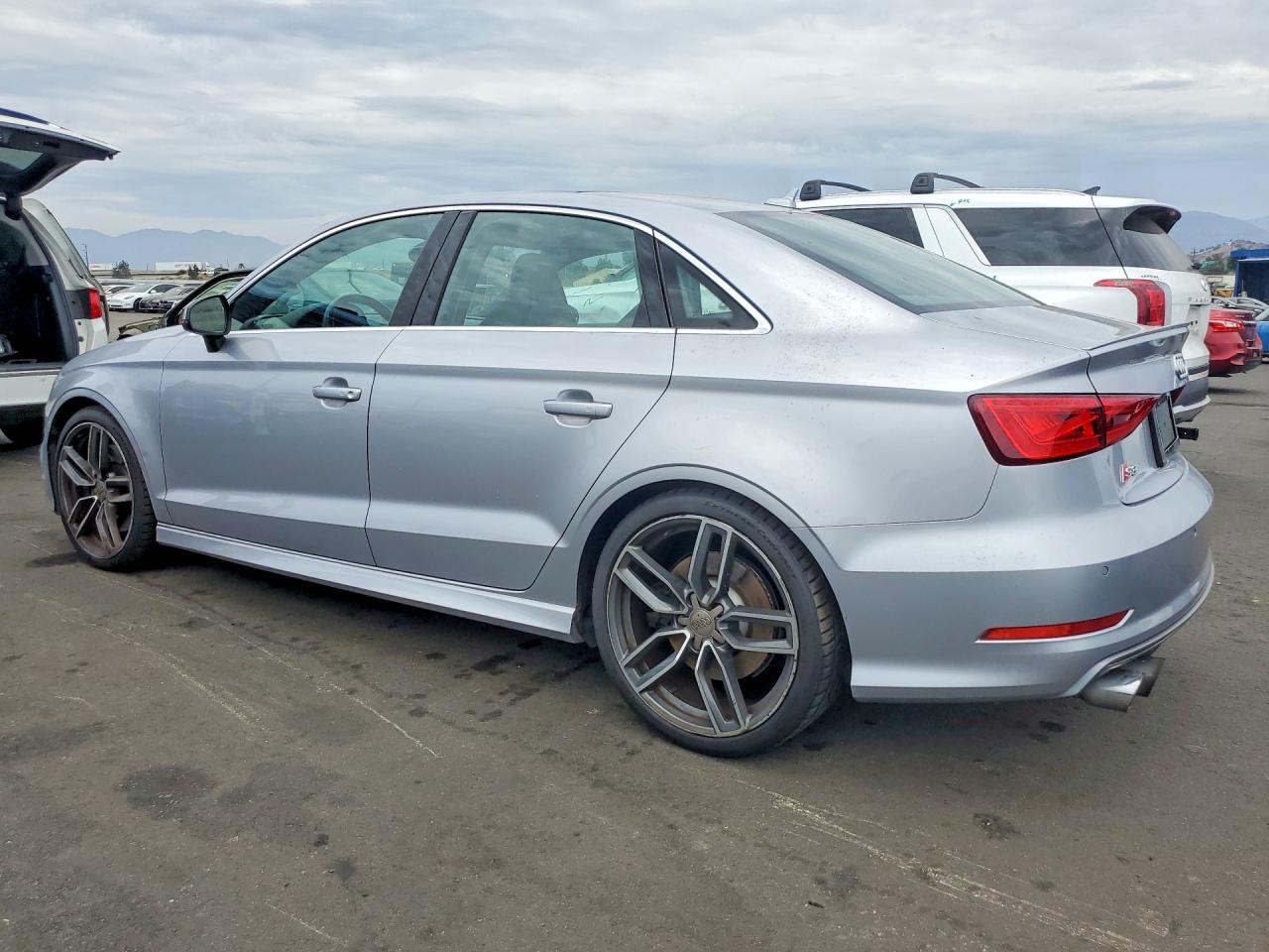 2015 Audi A3 Premium Серебряный vin: WAUBFGFF3F1134836
