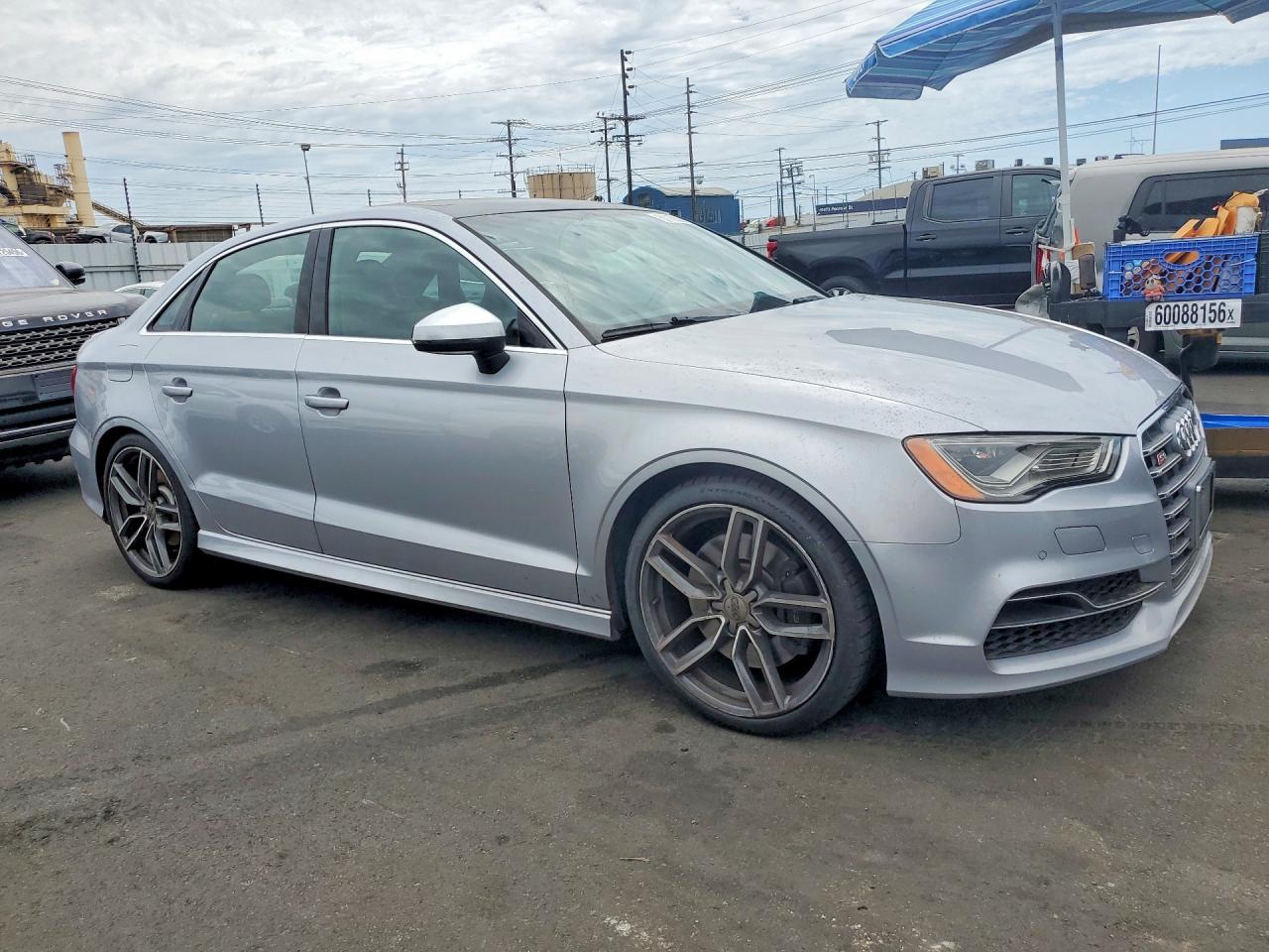 2015 Audi A3 Premium Серебряный vin: WAUBFGFF3F1134836