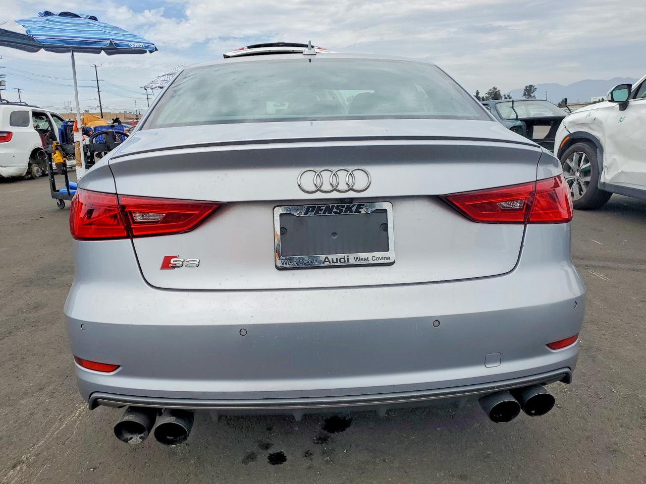 2015 Audi A3 Premium Серебряный vin: WAUBFGFF3F1134836