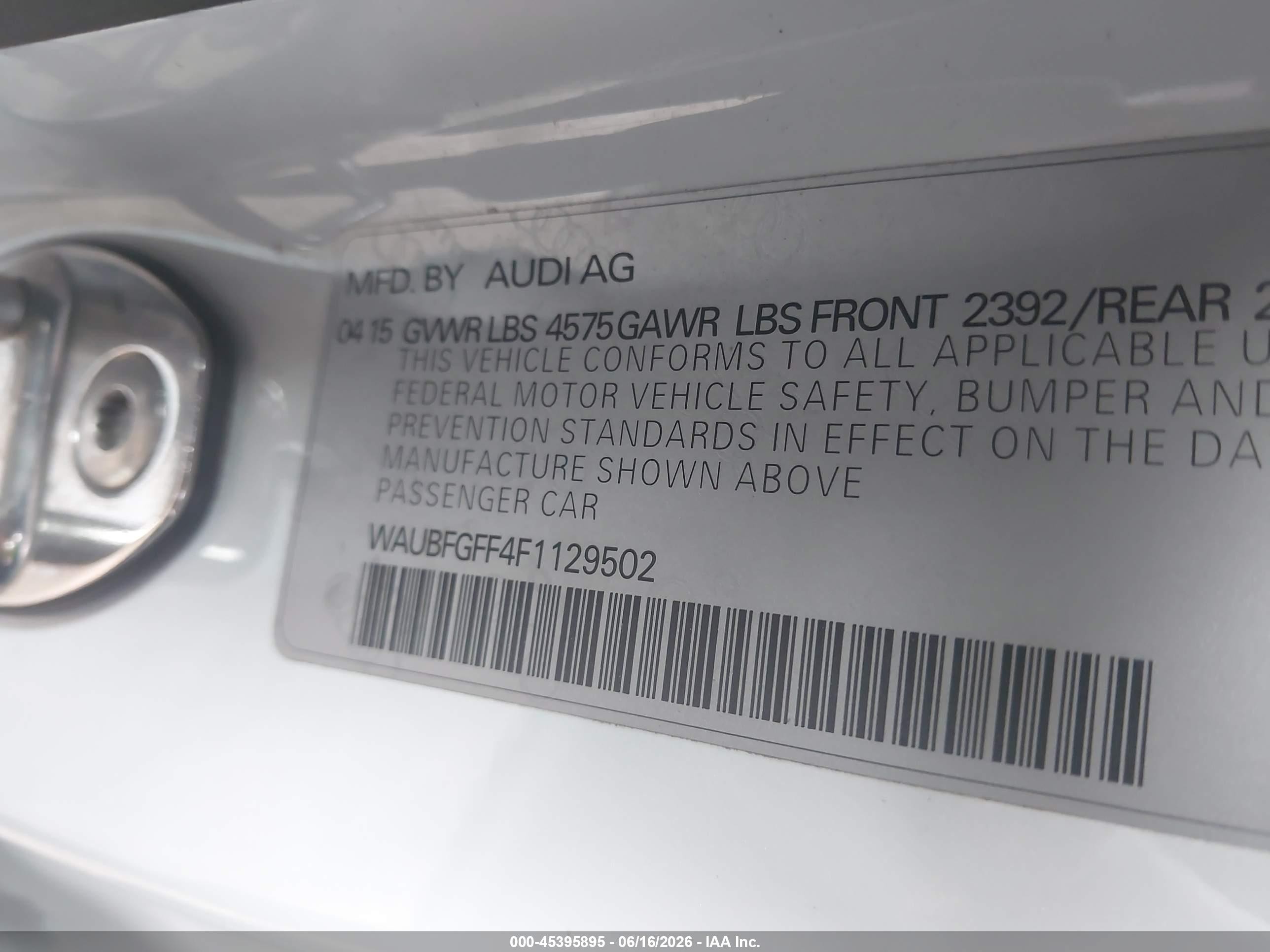 2015 Audi A3 2.0t Premium Белый vin: WAUBFGFF4F1129502