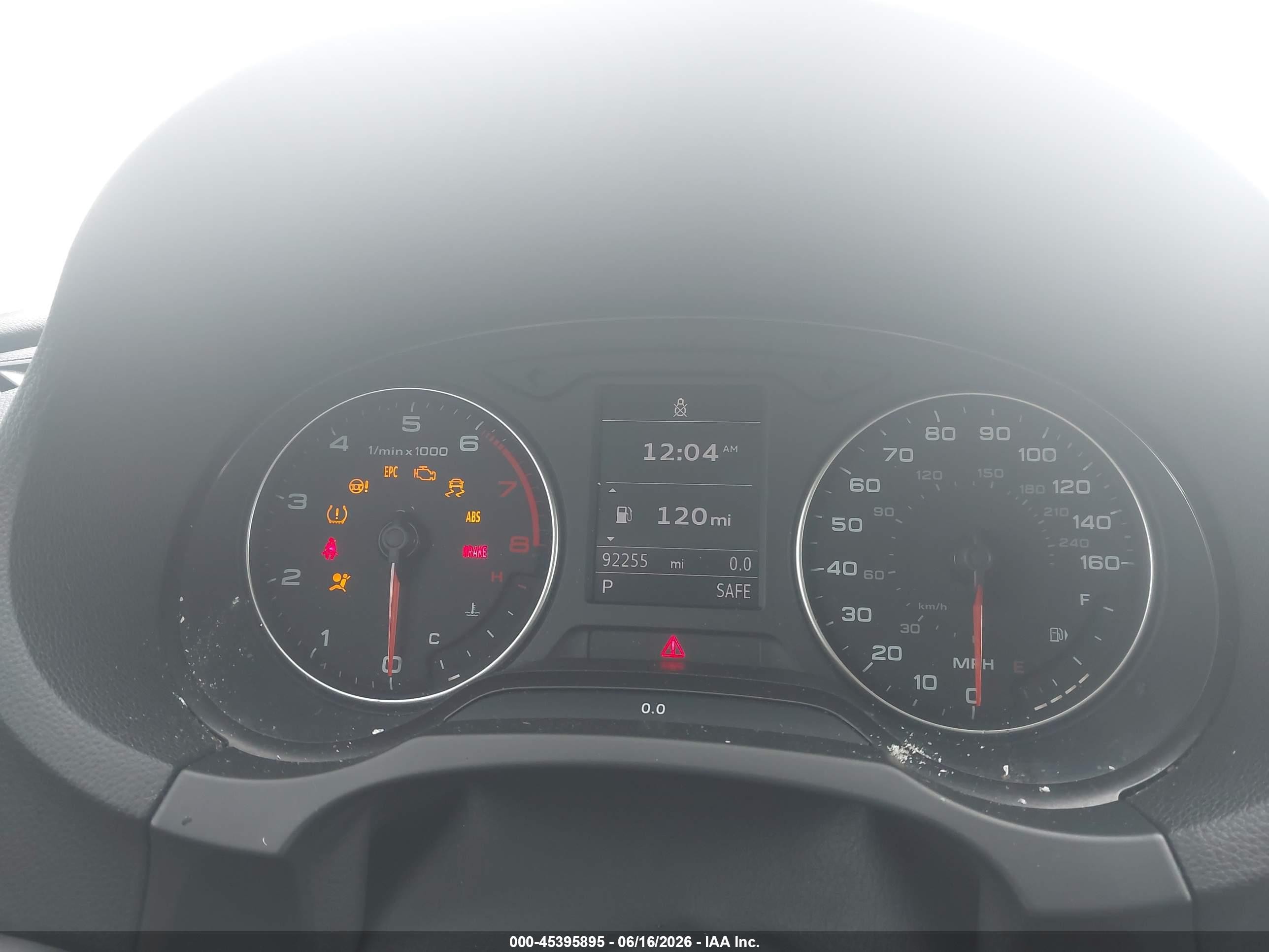 2015 Audi A3 2.0t Premium Белый vin: WAUBFGFF4F1129502