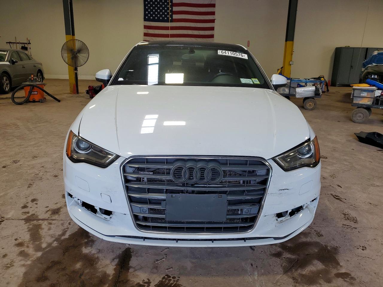 2015 Audi A3 Premium Белый vin: WAUBFGFF5F1067964