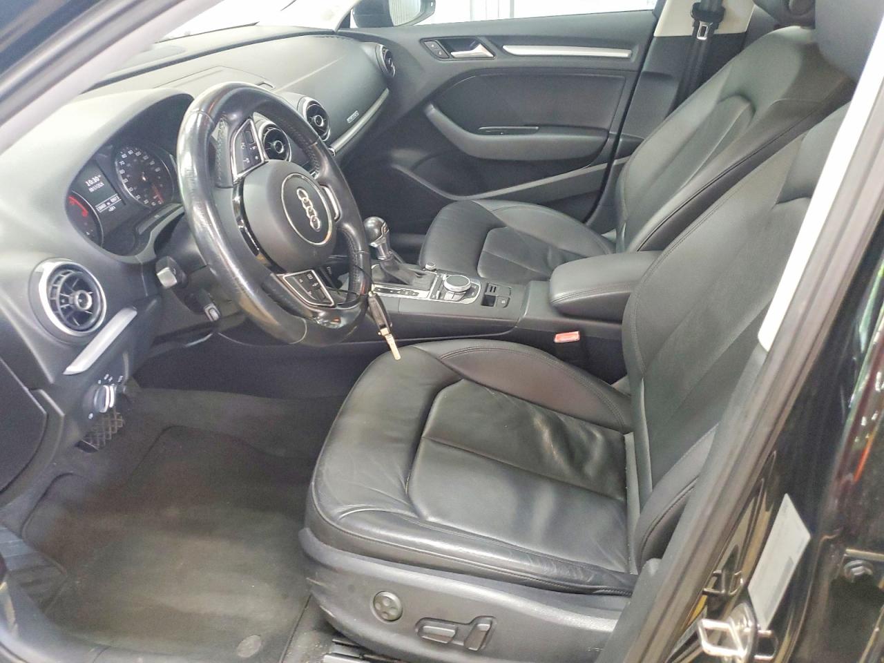 2015 Audi A3 Premium Черный vin: WAUBFGFF6F1007496