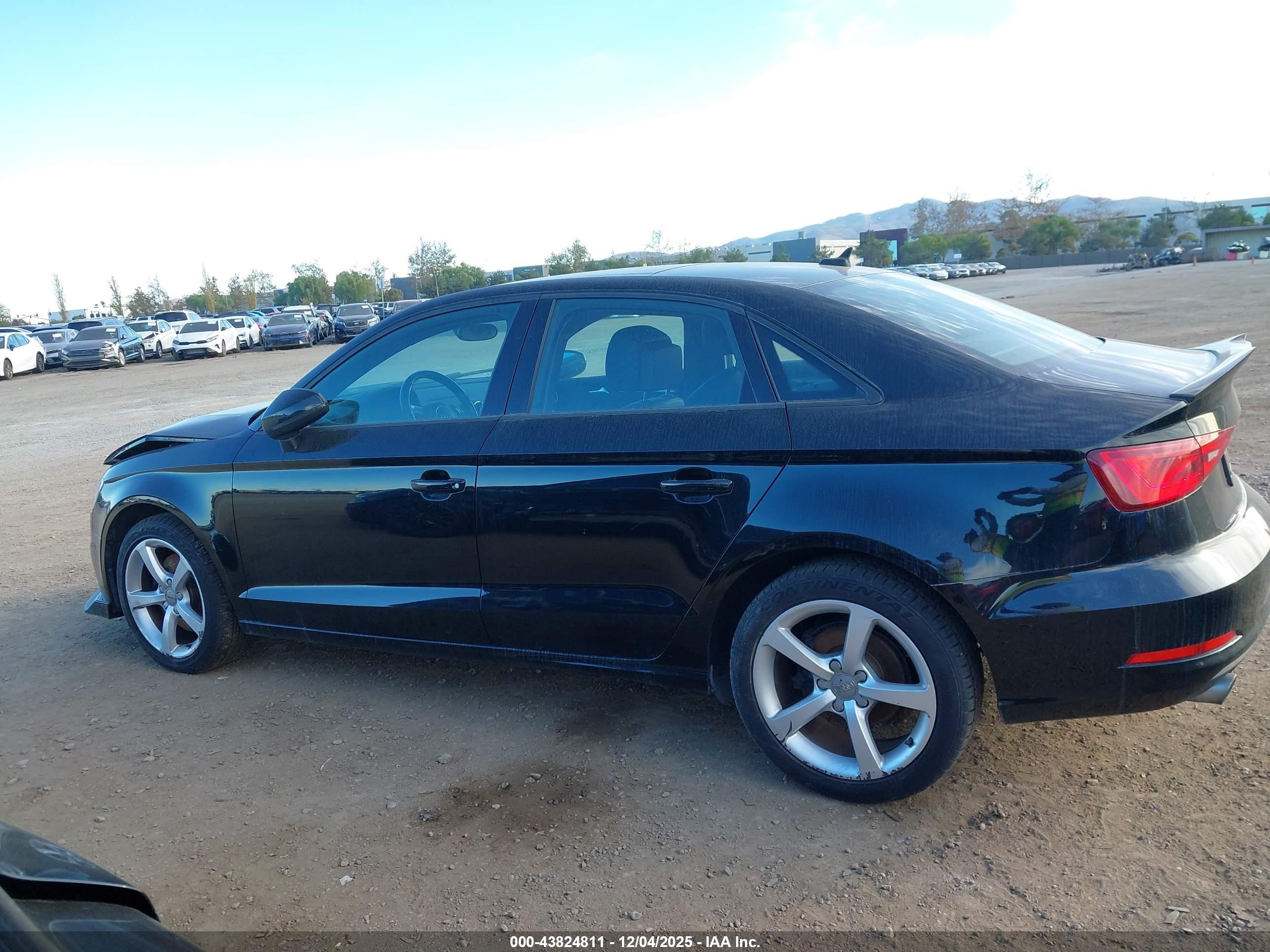2015 Audi A3 2.0t Premium Черный vin: WAUBFGFF6F1140386