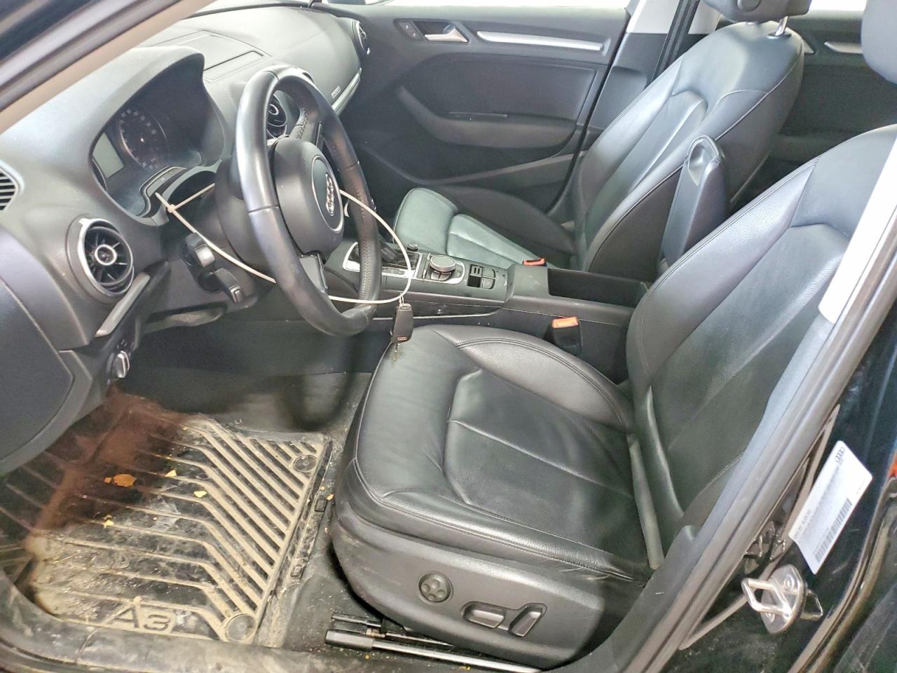 2015 Audi A3 Premium Черный vin: WAUBFGFF7F1007295