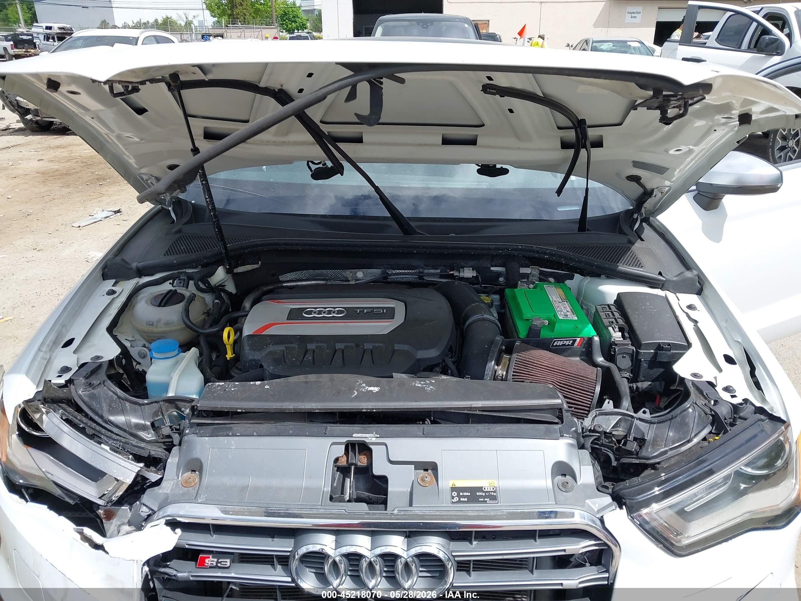 2015 Audi S3 2.0t Premium Plus Белый vin: WAUBFGFF8F1120415