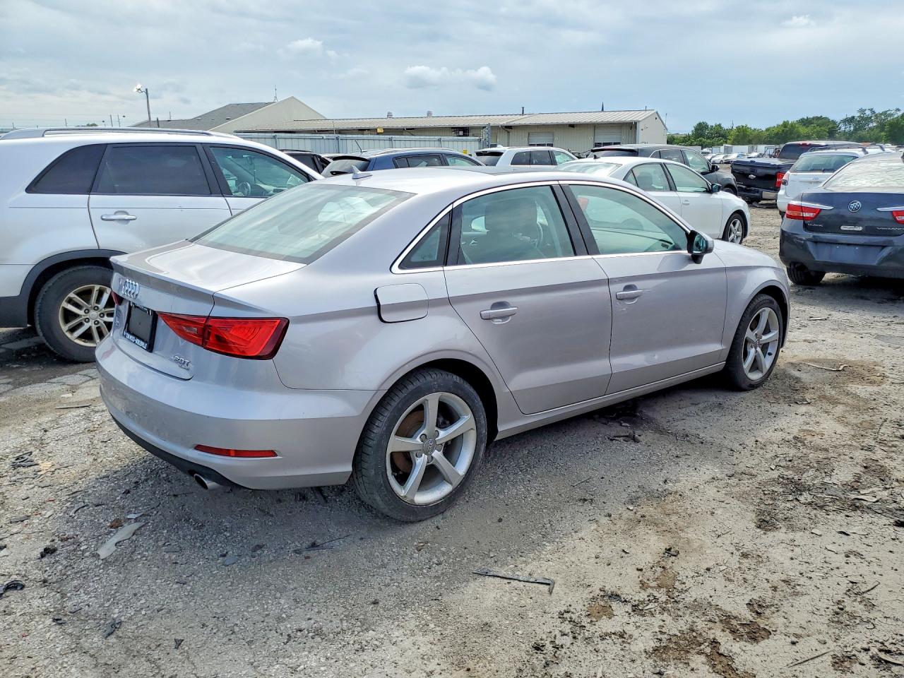 2015 Audi A3 Premium Серебряный vin: WAUBFGFF9F1062993