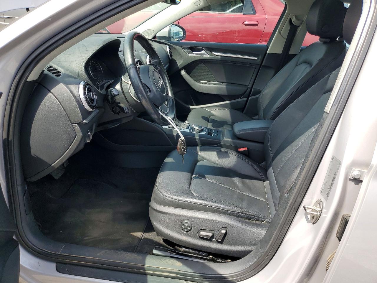 2015 Audi A3 Premium Серебряный vin: WAUBFGFF9F1062993