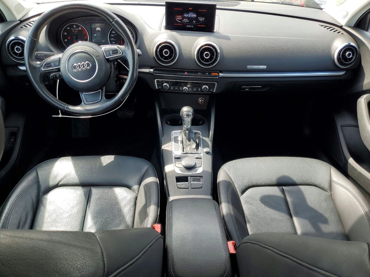 2015 Audi A3 Premium Серебряный vin: WAUBFGFF9F1062993