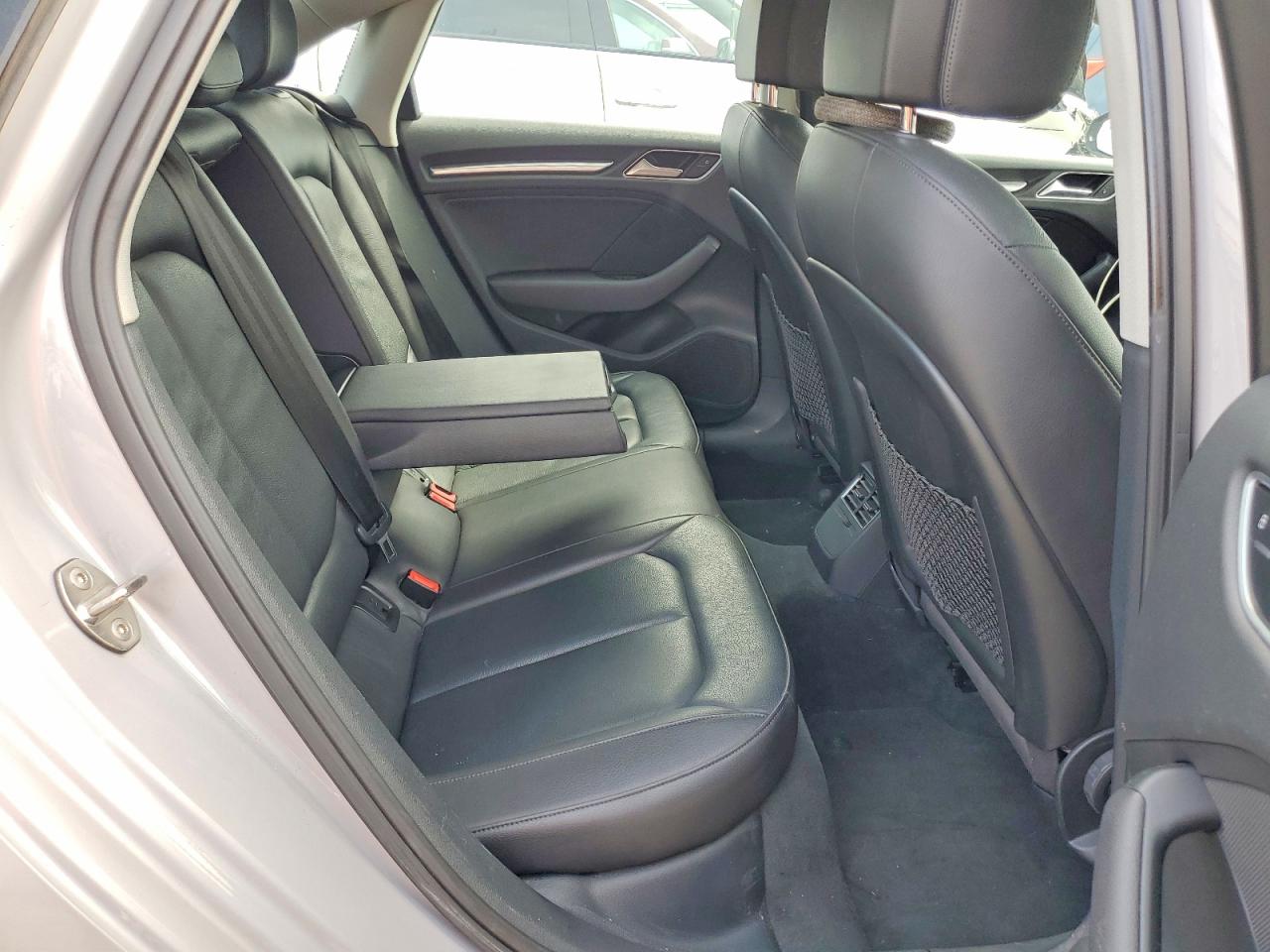 2015 Audi A3 Premium Серебряный vin: WAUBFGFF9F1062993