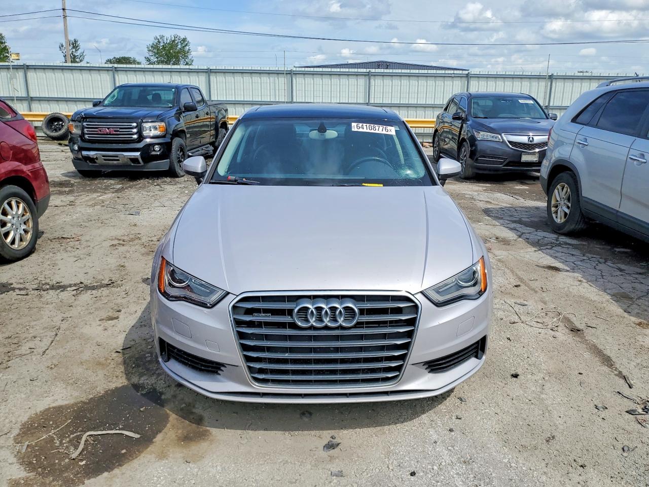 2015 Audi A3 Premium Серебряный vin: WAUBFGFF9F1062993