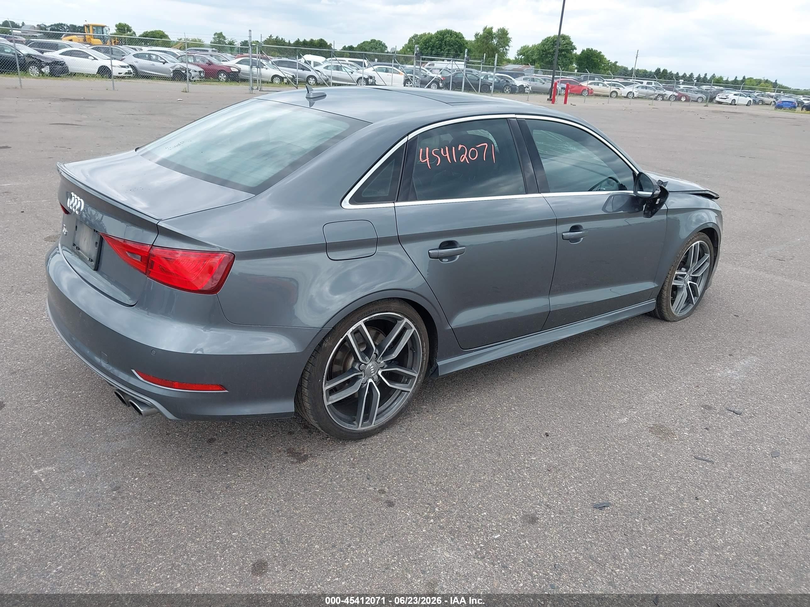 2015 Audi S3 2.0t Premium Plus Серый vin: WAUBFGFF9F1069913
