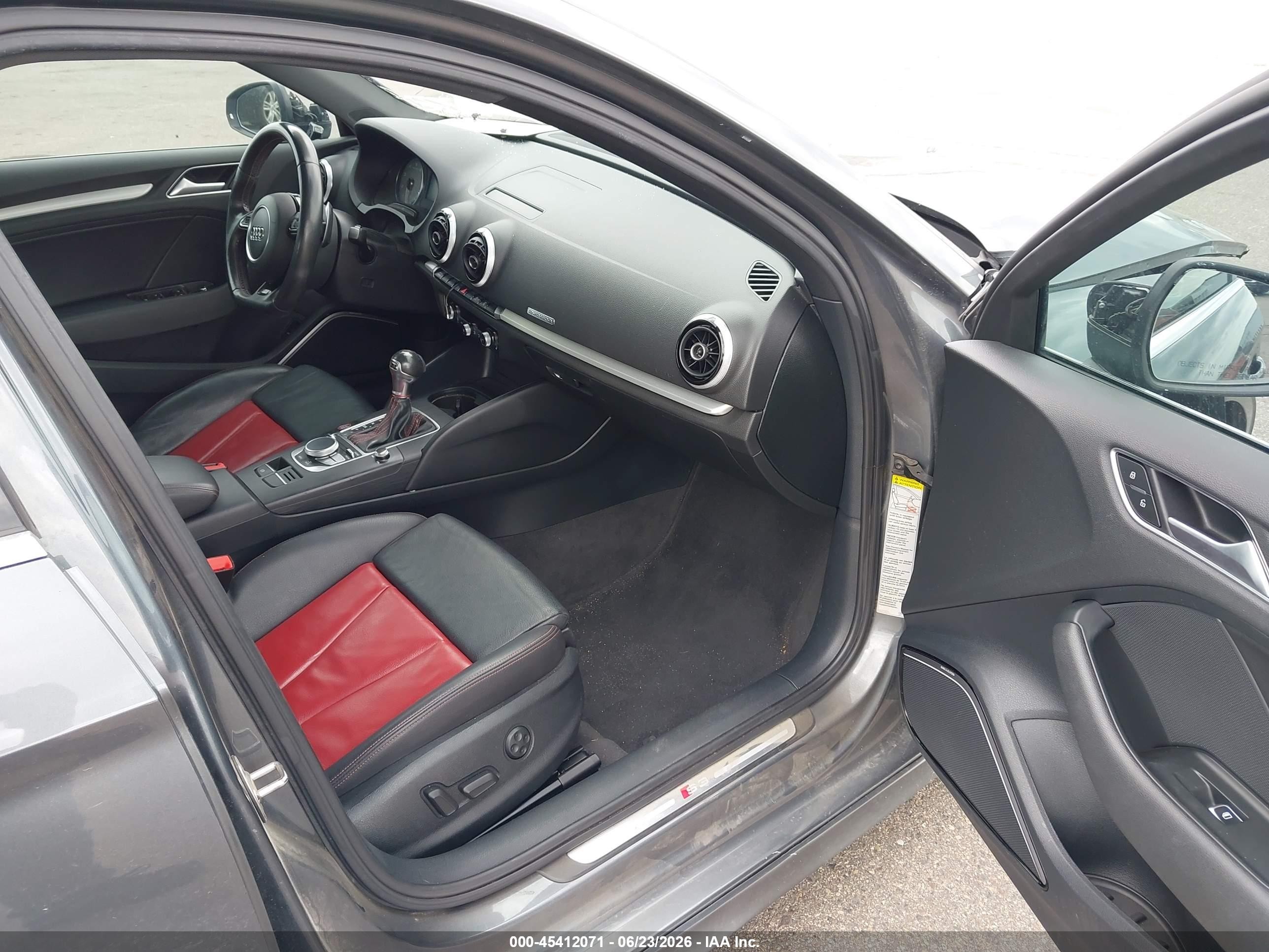 2015 Audi S3 2.0t Premium Plus Серый vin: WAUBFGFF9F1069913
