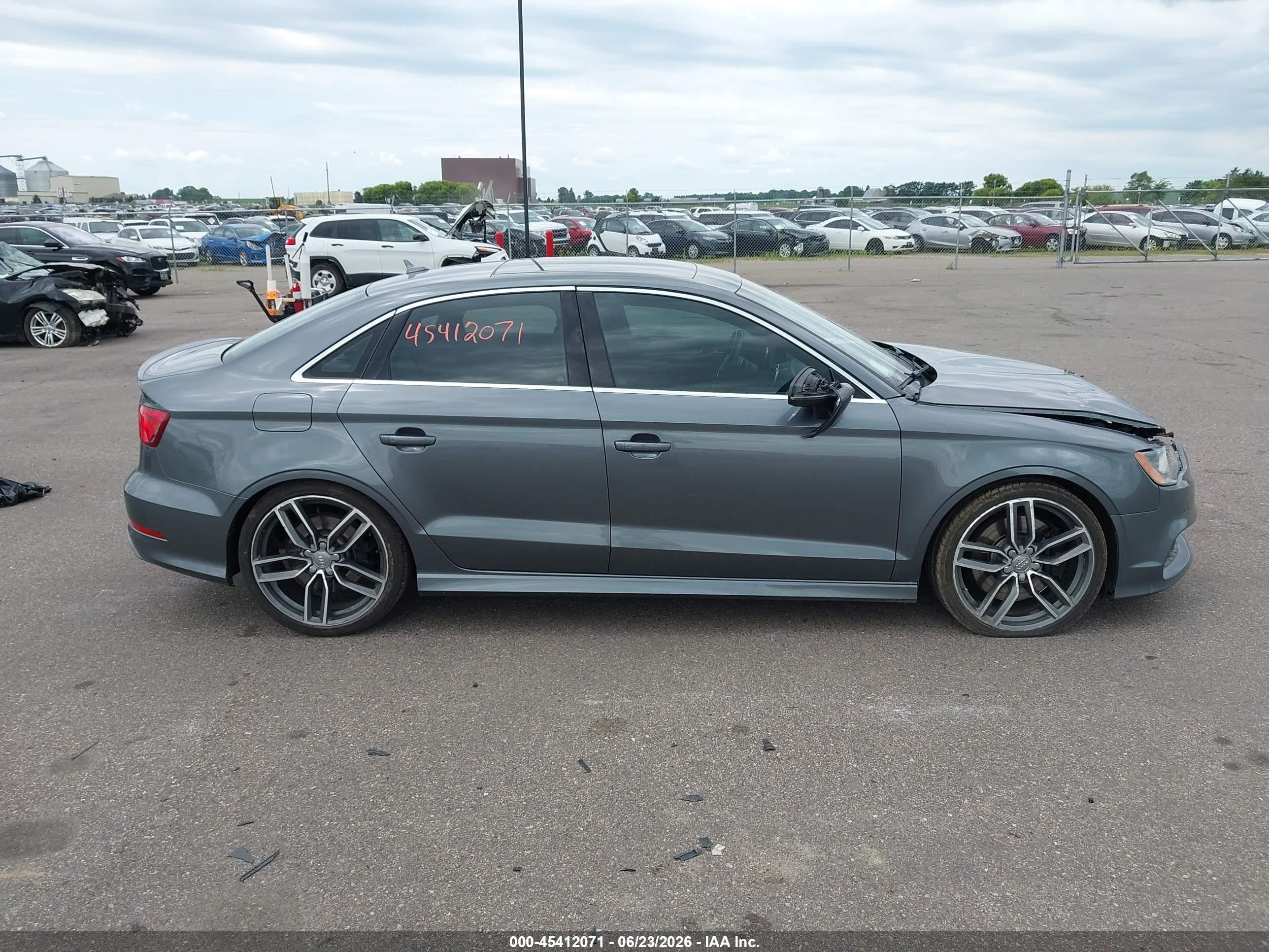 2015 Audi S3 2.0t Premium Plus Серый vin: WAUBFGFF9F1069913