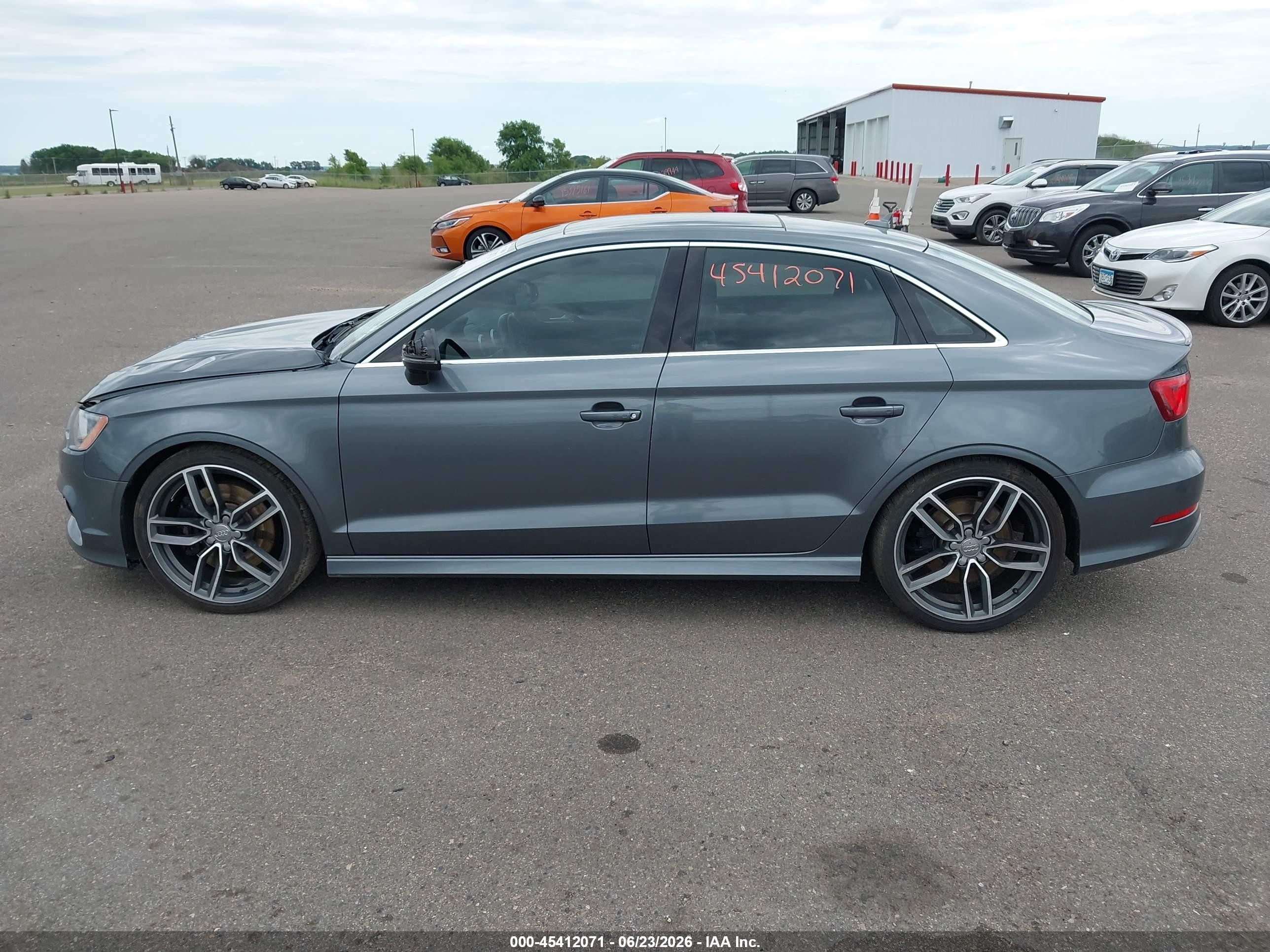 2015 Audi S3 2.0t Premium Plus Серый vin: WAUBFGFF9F1069913