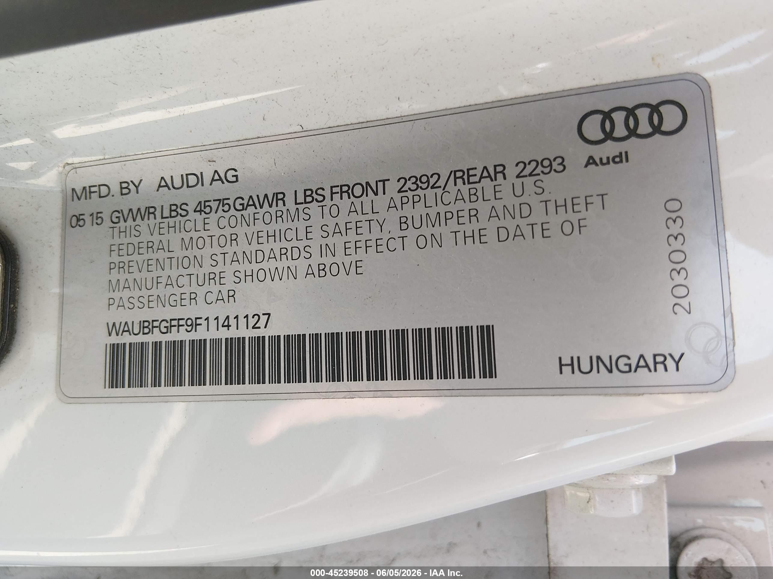 2015 Audi A3 2.0t Premium Белый vin: WAUBFGFF9F1141127