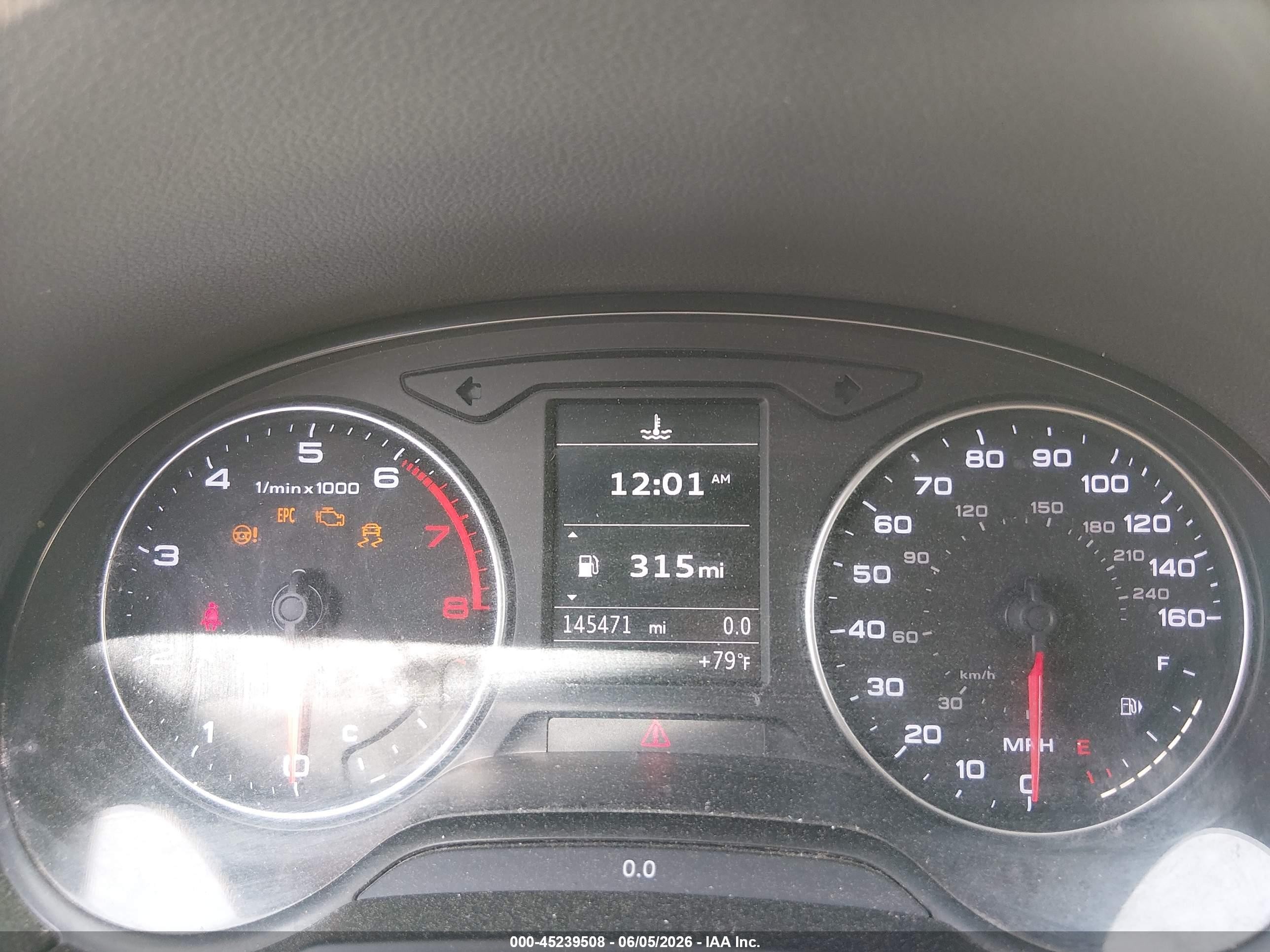 2015 Audi A3 2.0t Premium Белый vin: WAUBFGFF9F1141127