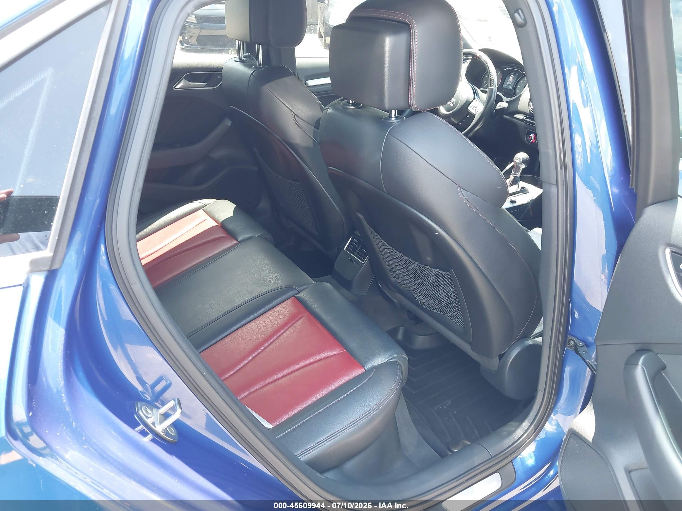 2015 Audi S3 2.0t Premium Plus Blue vin: WAUBFGFFXF1108539