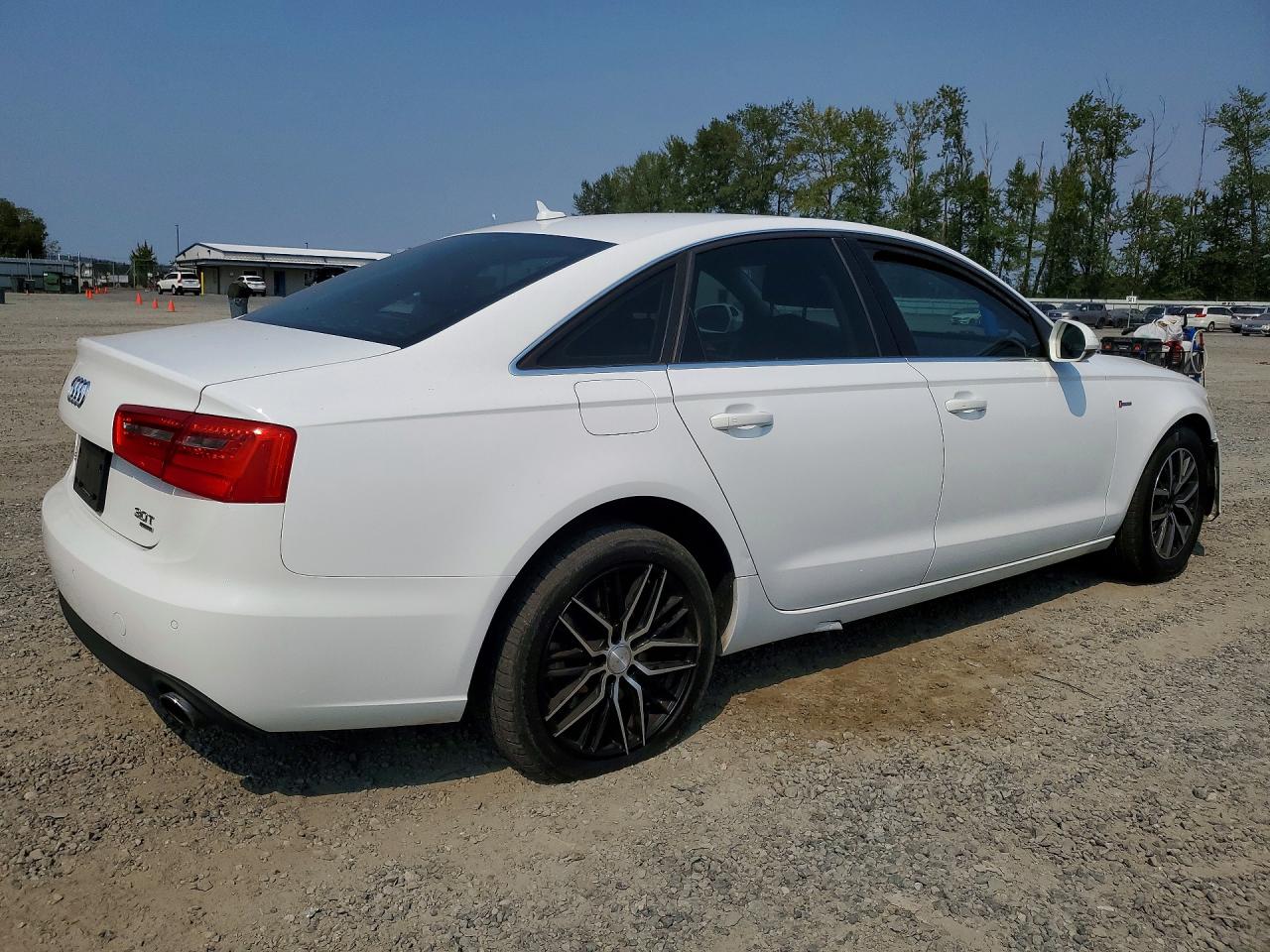 2012 Audi A6 White vin: WAUBGAFC2CN028110