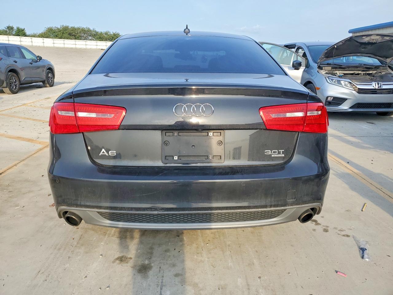 2012 Audi A6 3.0 Quattro Black vin: WAUBGAFC7CN015790