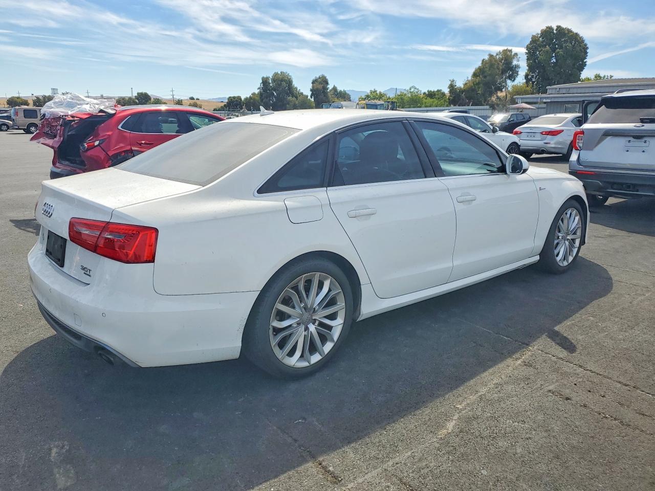 2012 Audi A6 Белый vin: WAUBGAFC9CN003091