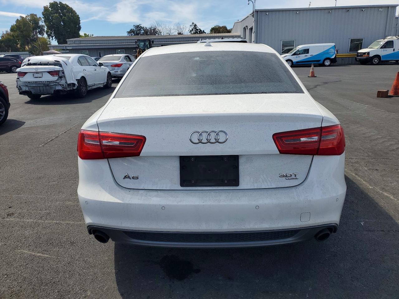 2012 Audi A6 Белый vin: WAUBGAFC9CN003091