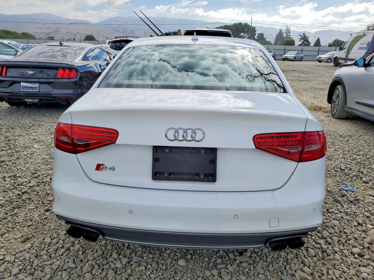 2013 Audi S4 Premium Plus White vin: WAUBGAFL2DA098506