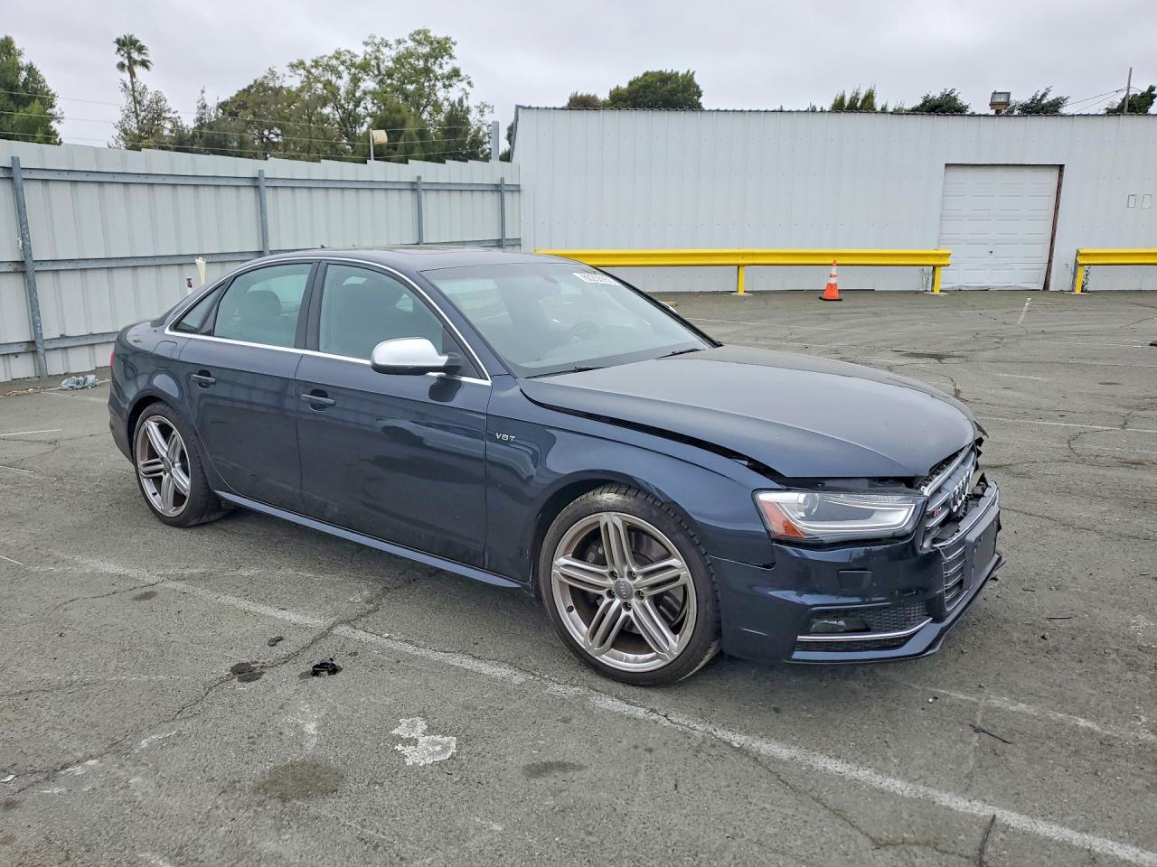 2014 Audi S4 Premium Plus Charcoal vin: WAUBGAFL4EA020617