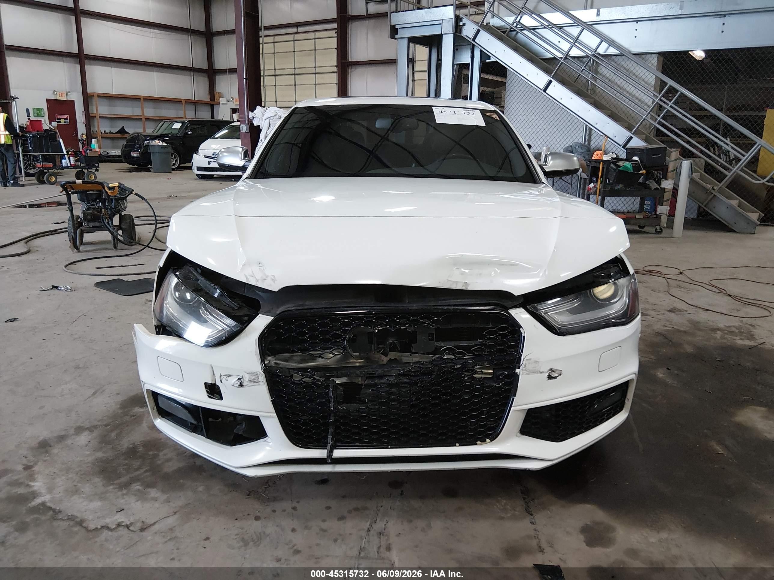 2014 Audi S4 3.0t Premium Plus White vin: WAUBGAFL5EA029472