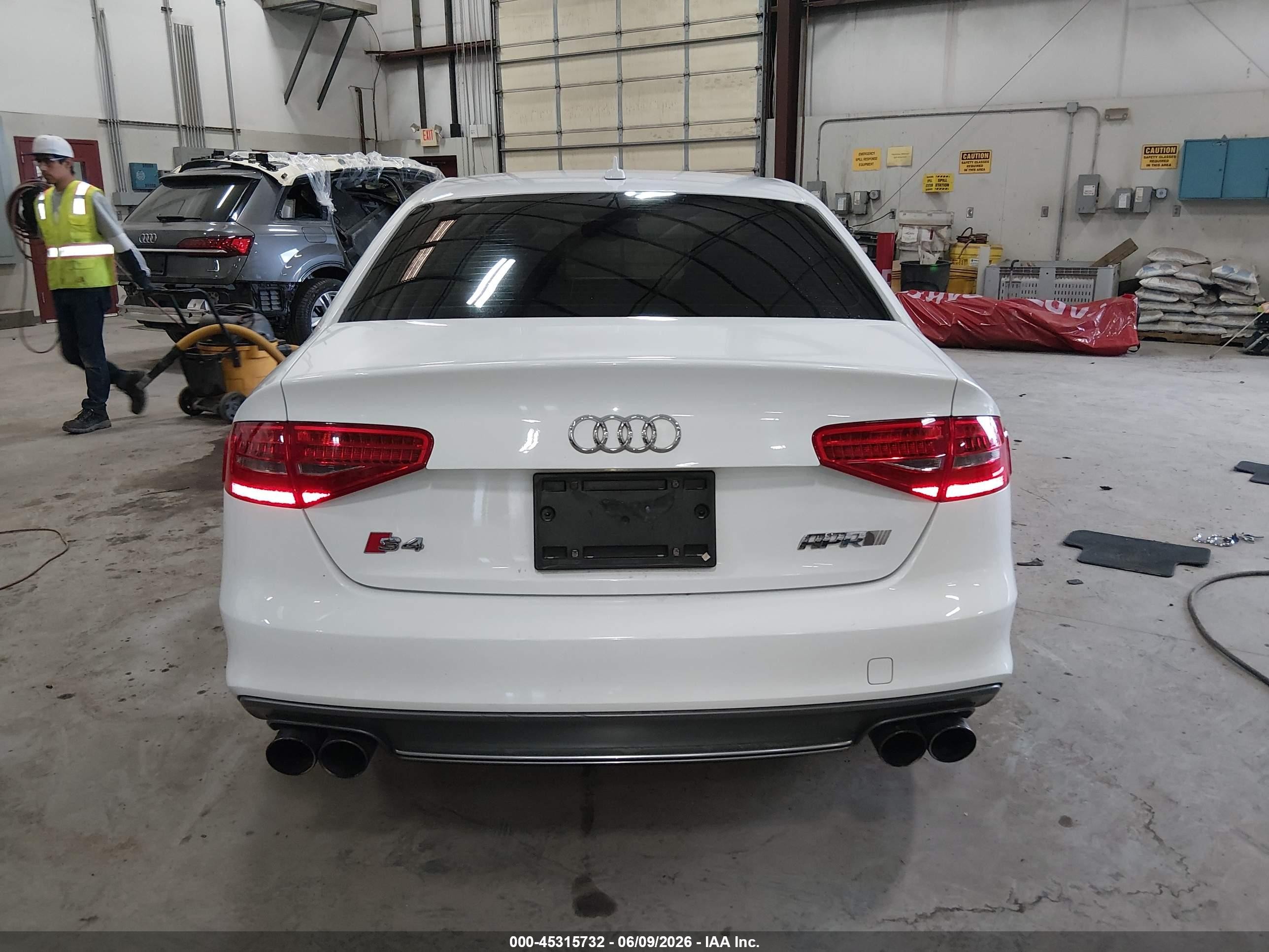 2014 Audi S4 3.0t Premium Plus White vin: WAUBGAFL5EA029472