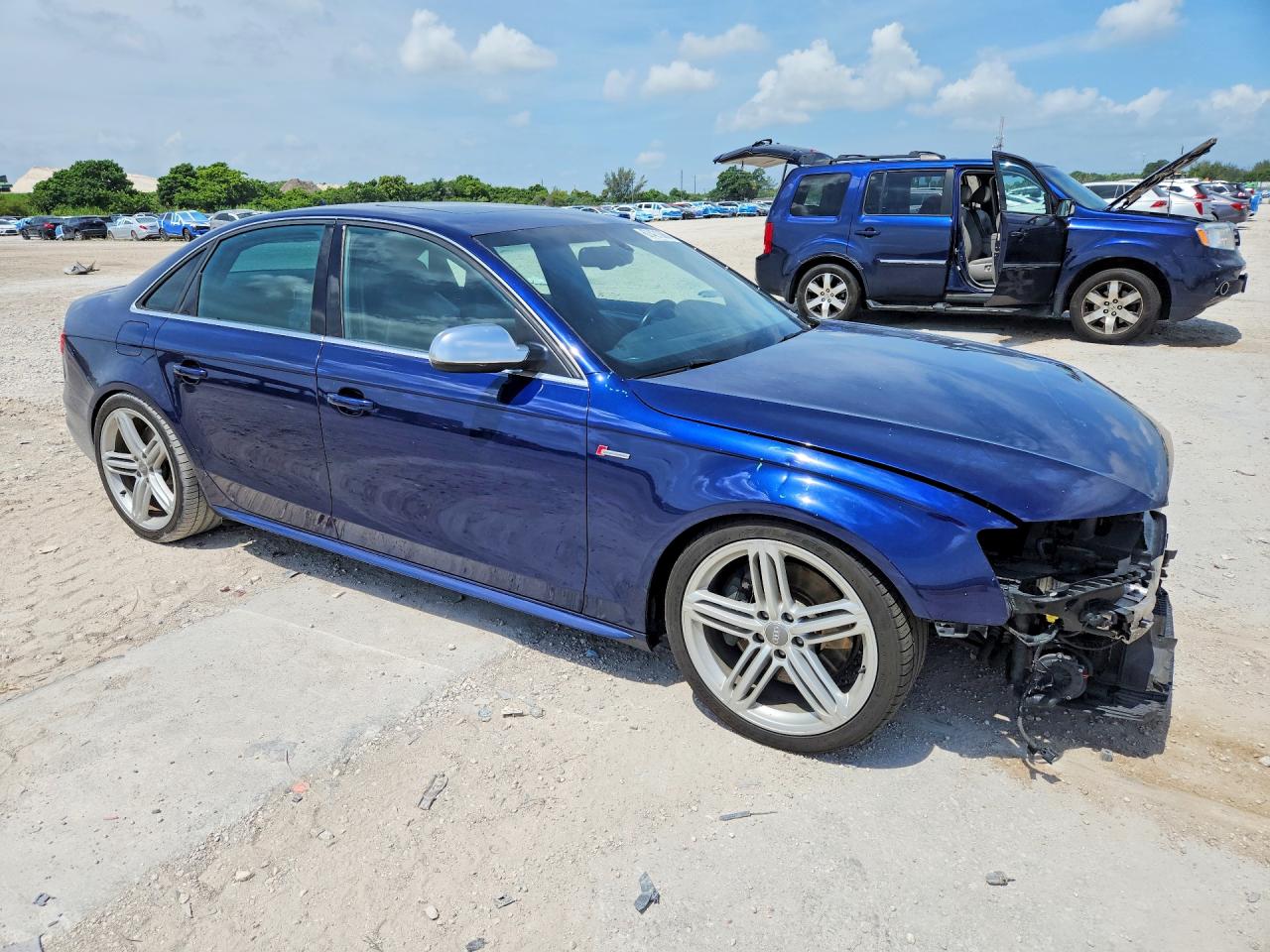 2014 Audi S4 Premium Plus Blue vin: WAUBGAFL6EA017105
