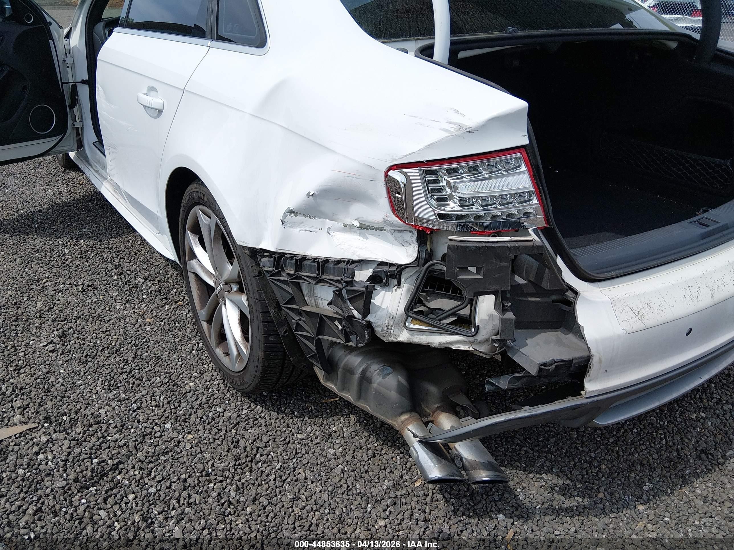 2011 Audi S4 Premium Plus Белый vin: WAUBGAFL7BA072724