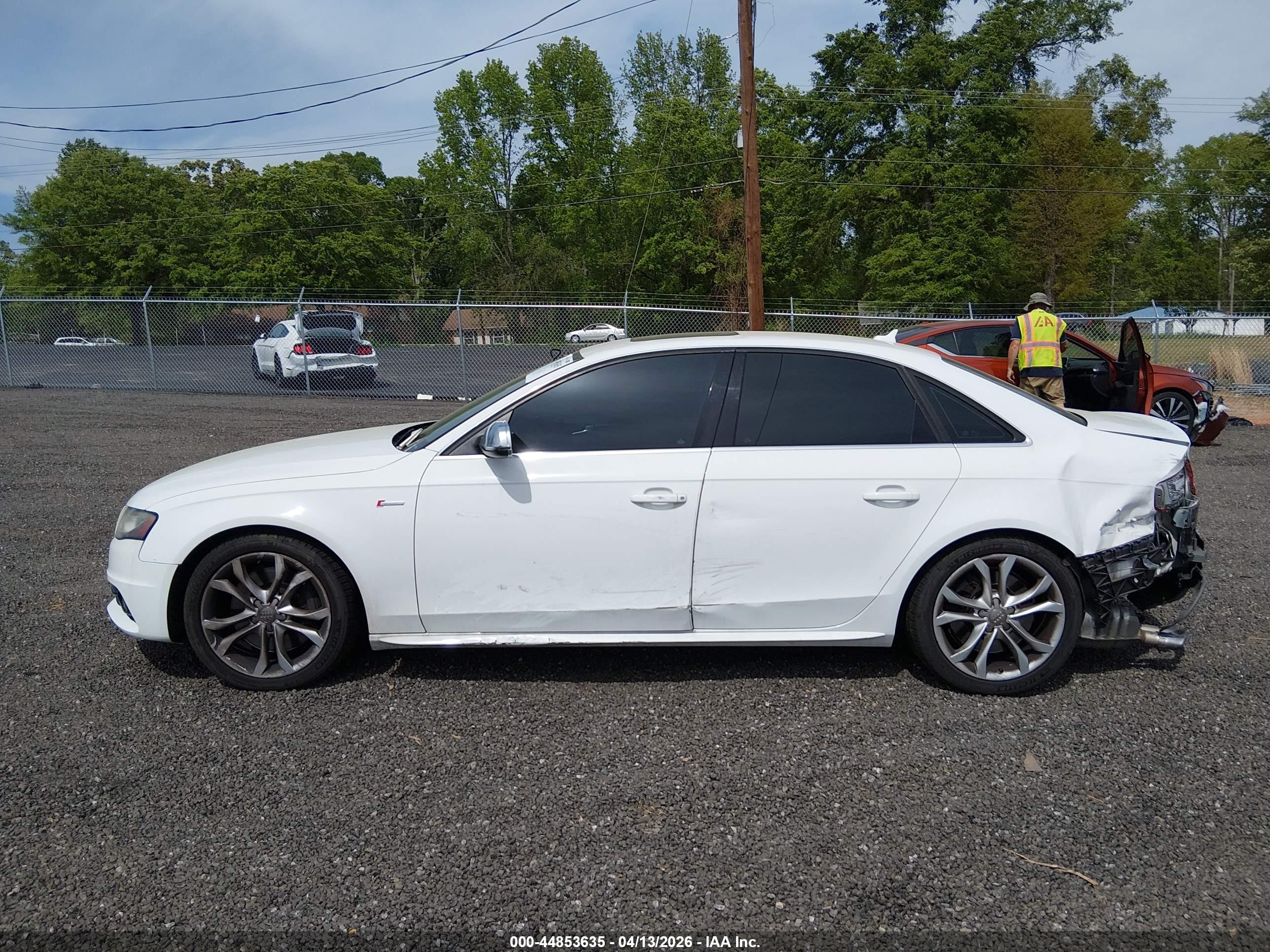 2011 Audi S4 Premium Plus Белый vin: WAUBGAFL7BA072724