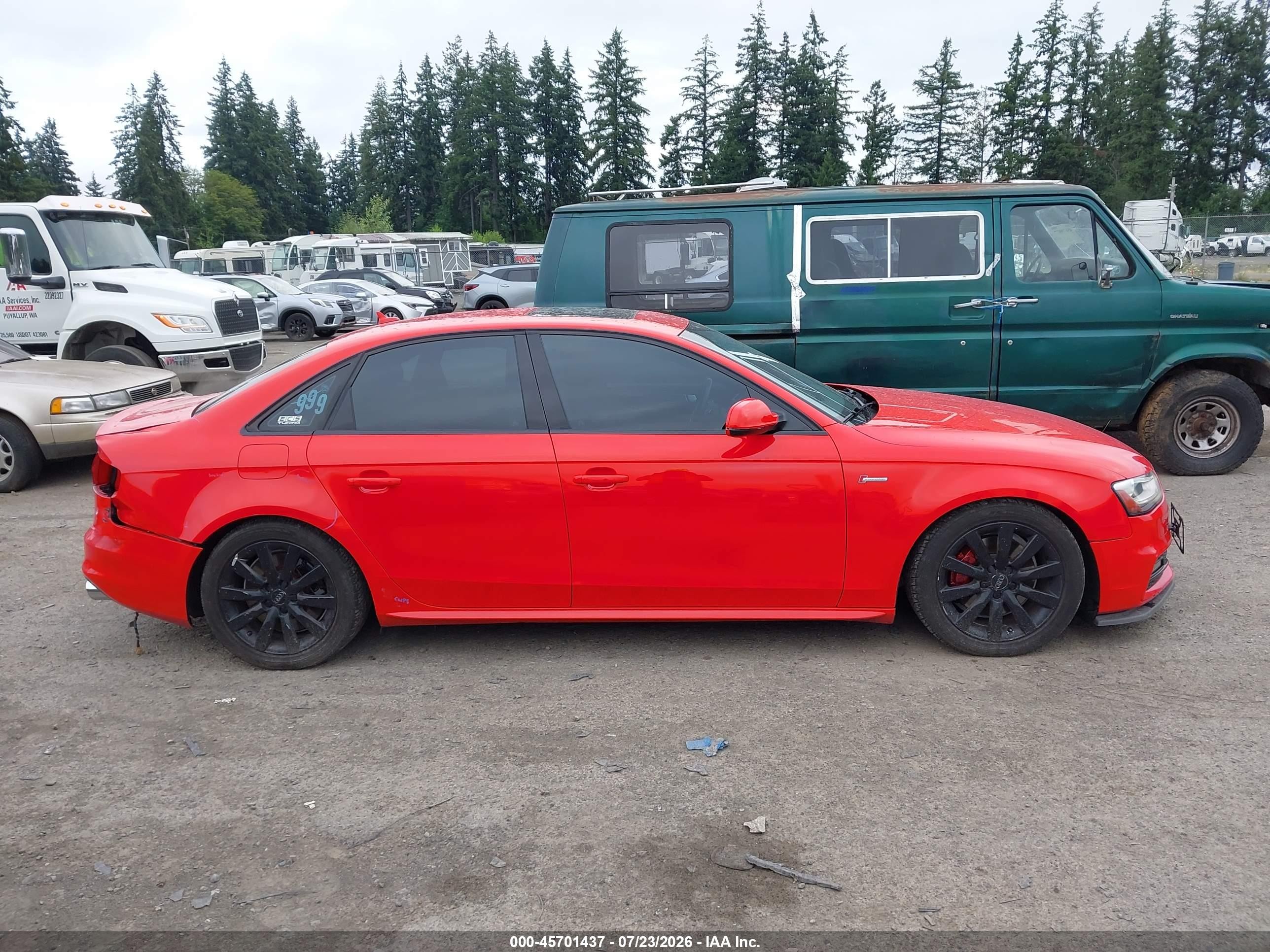 2014 Audi S4 3.0t Premium Plus Red vin: WAUBGAFL8EA150769