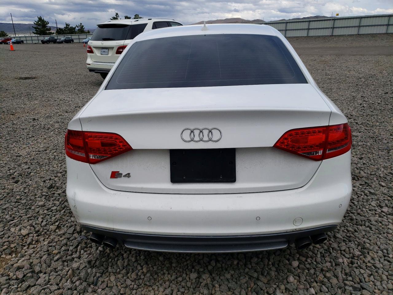 2010 Audi S4 Premium Plus White vin: WAUBGAFL9AA115815