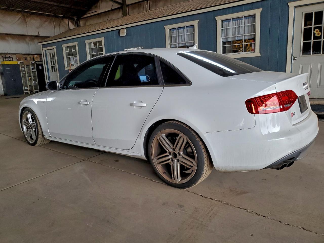 2010 Audi S4 Premium Plus White vin: WAUBGAFL9AA178431