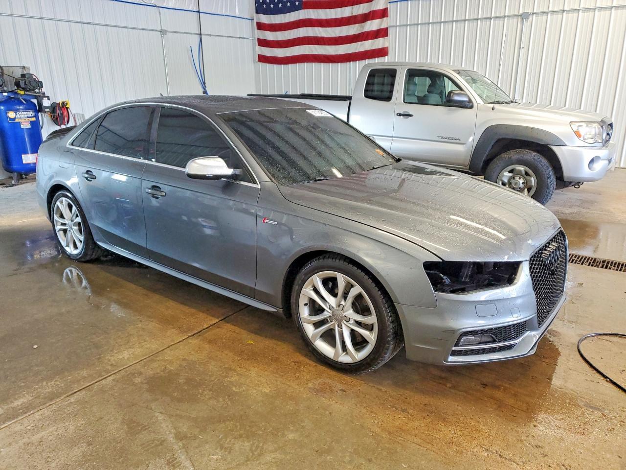 2015 Audi S4 Premium Plus Серый vin: WAUBGAFL9FA018184
