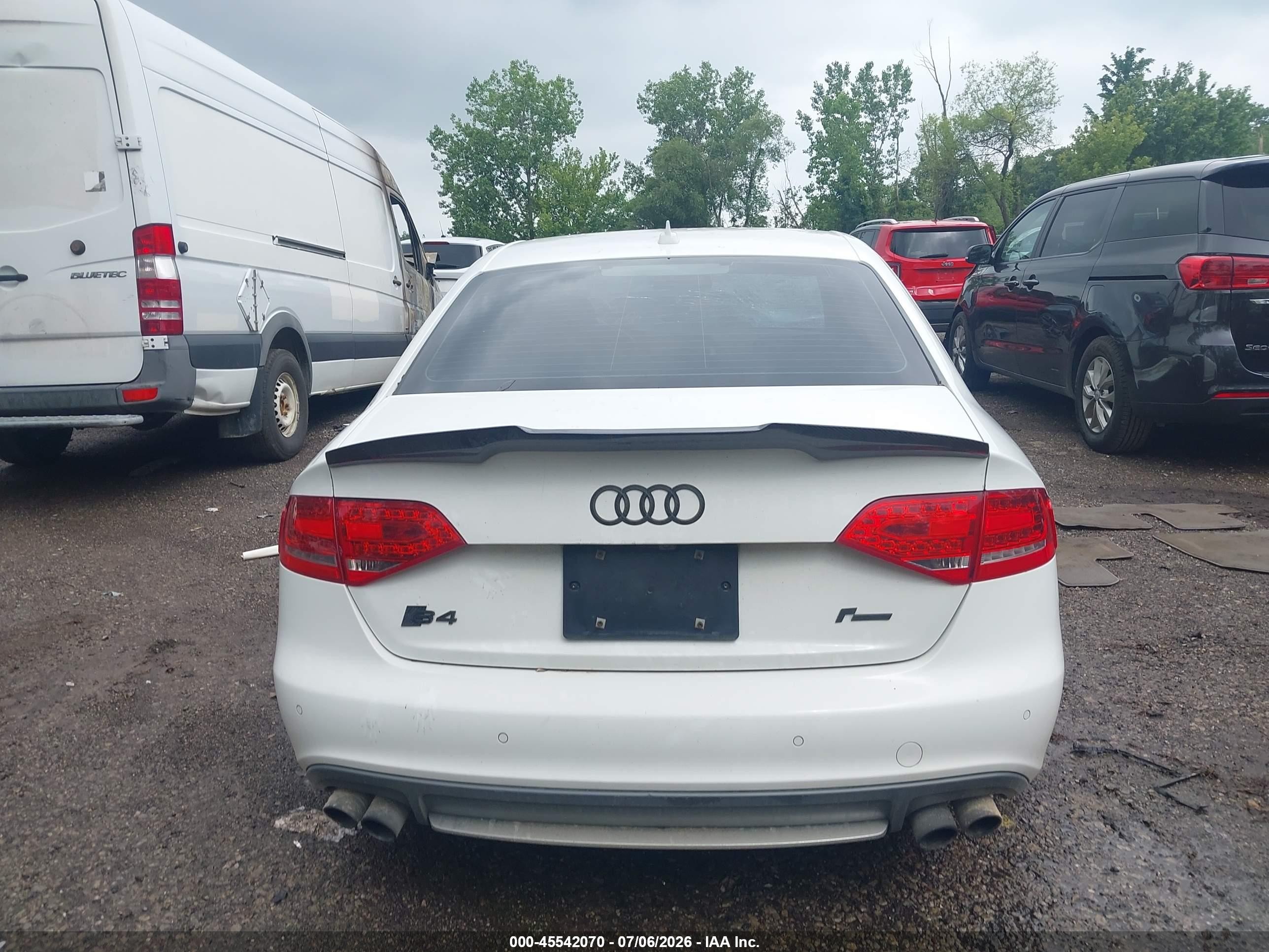 2010 Audi S4 3.0 Premium Plus White vin: WAUBGAFLXAA147429