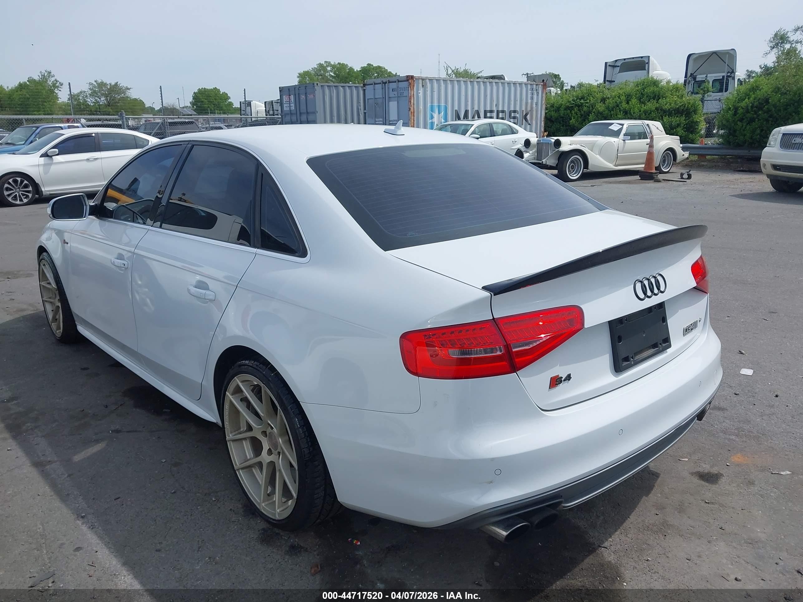 2013 Audi S4 3.0t Premium Plus White vin: WAUBGAFLXDA250726