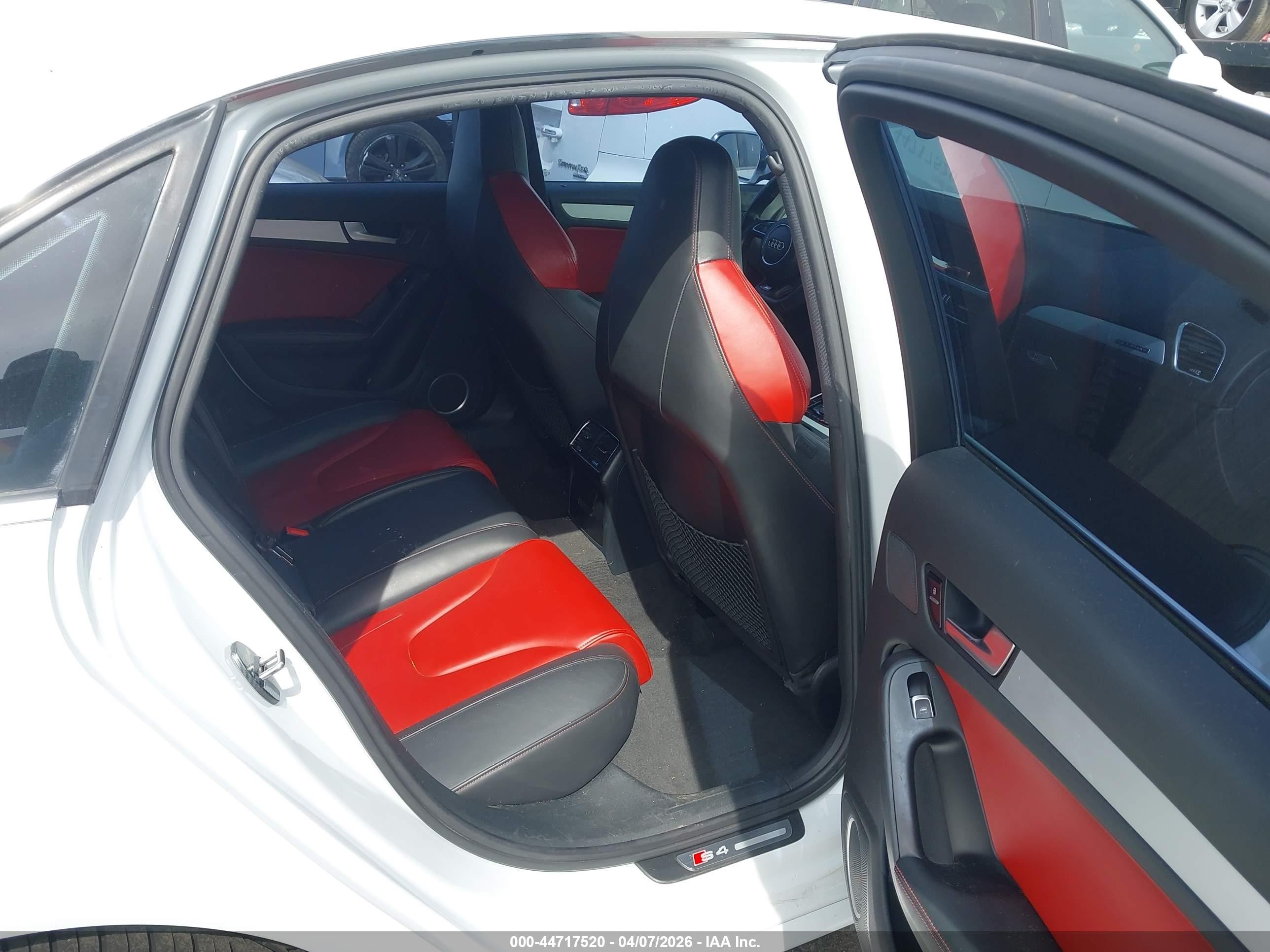 2013 Audi S4 3.0t Premium Plus White vin: WAUBGAFLXDA250726