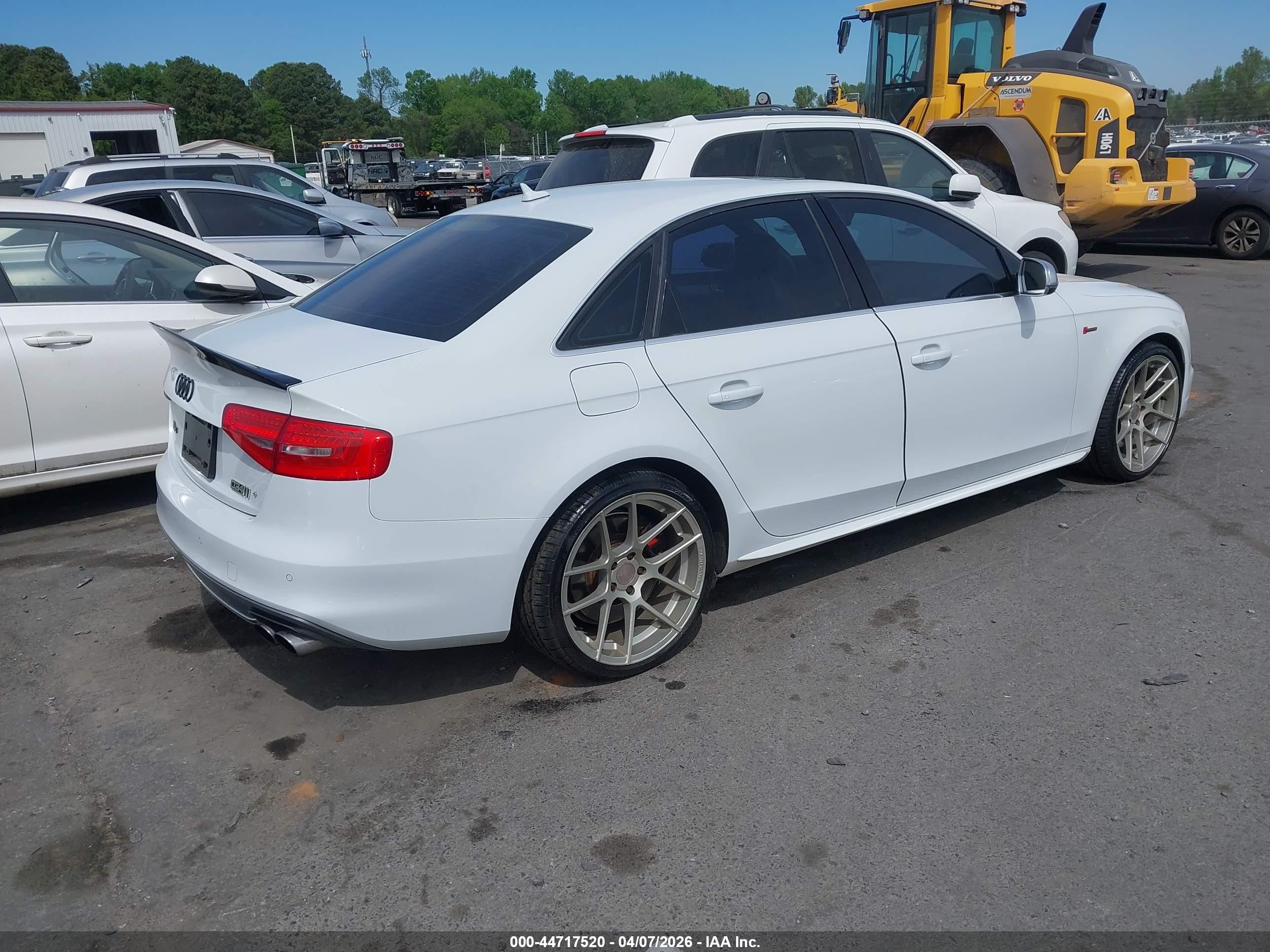 2013 Audi S4 3.0t Premium Plus White vin: WAUBGAFLXDA250726