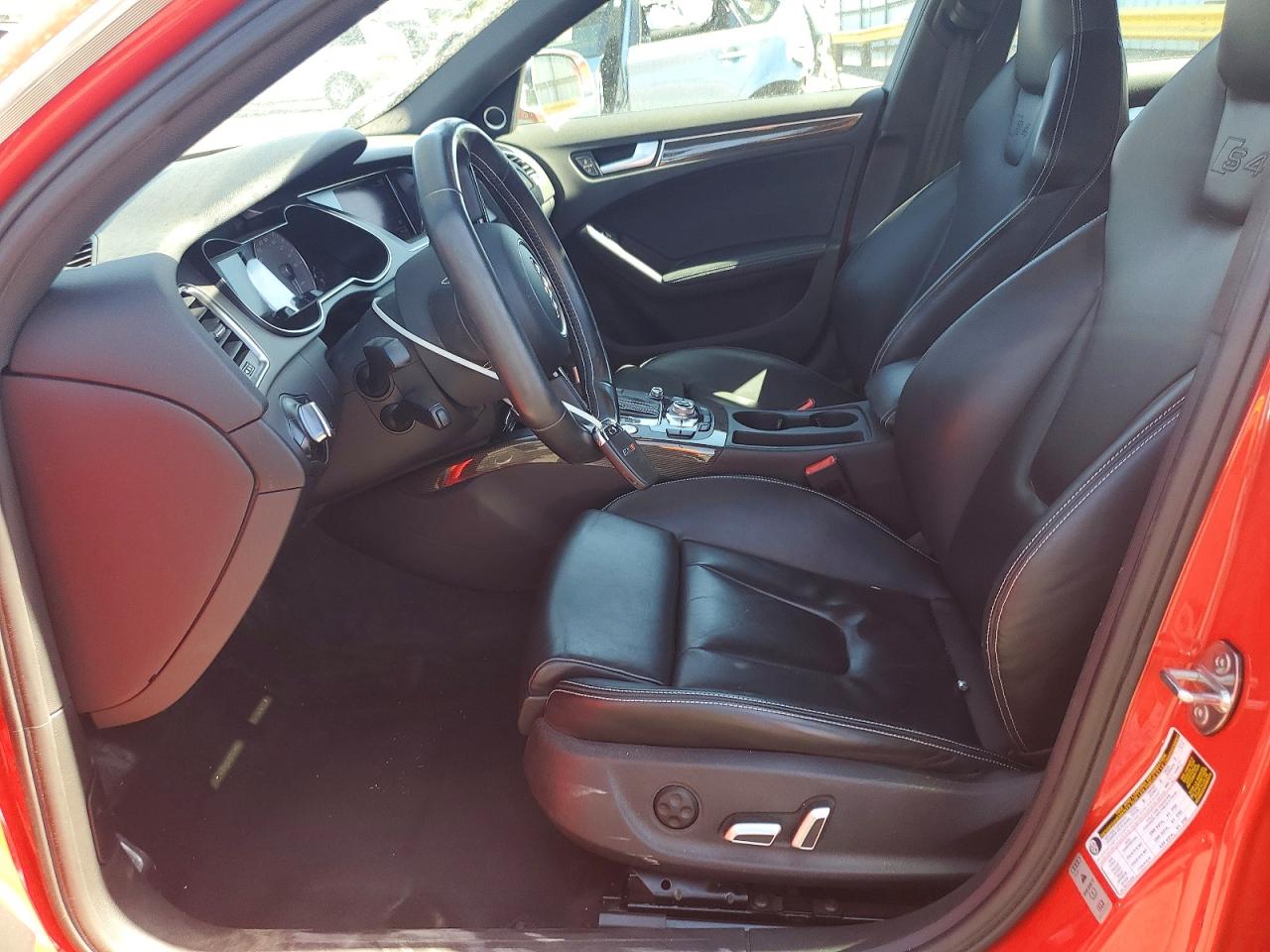 2015 Audi S4 Premium Plus Red vin: WAUBGAFLXFA072223