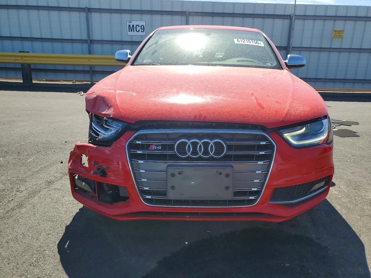 2015 Audi S4 Premium Plus Red vin: WAUBGAFLXFA072223