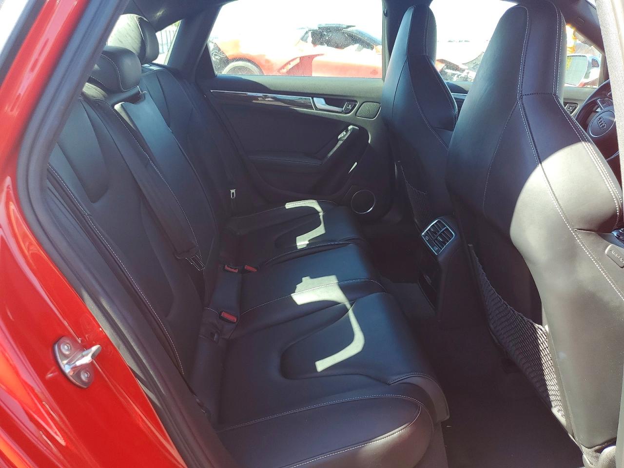 2015 Audi S4 Premium Plus Red vin: WAUBGAFLXFA072223