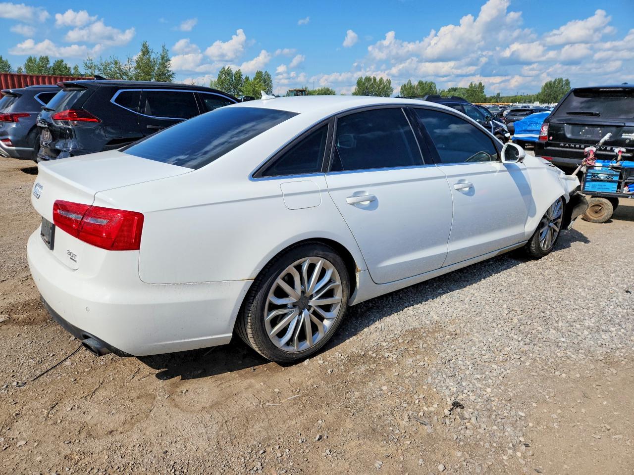 2012 Audi A6 Quattro White vin: WAUBGCFCXCN007064