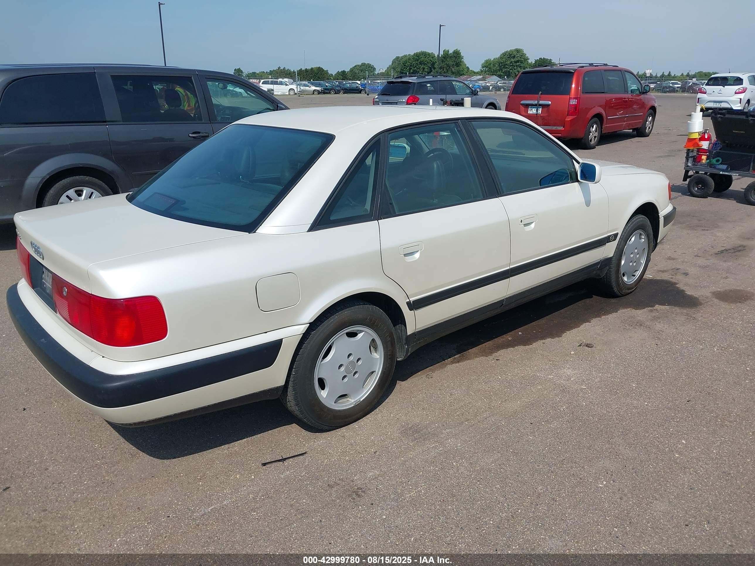 1994 Audi 100 S White vin: WAUBJ84A8RN001255