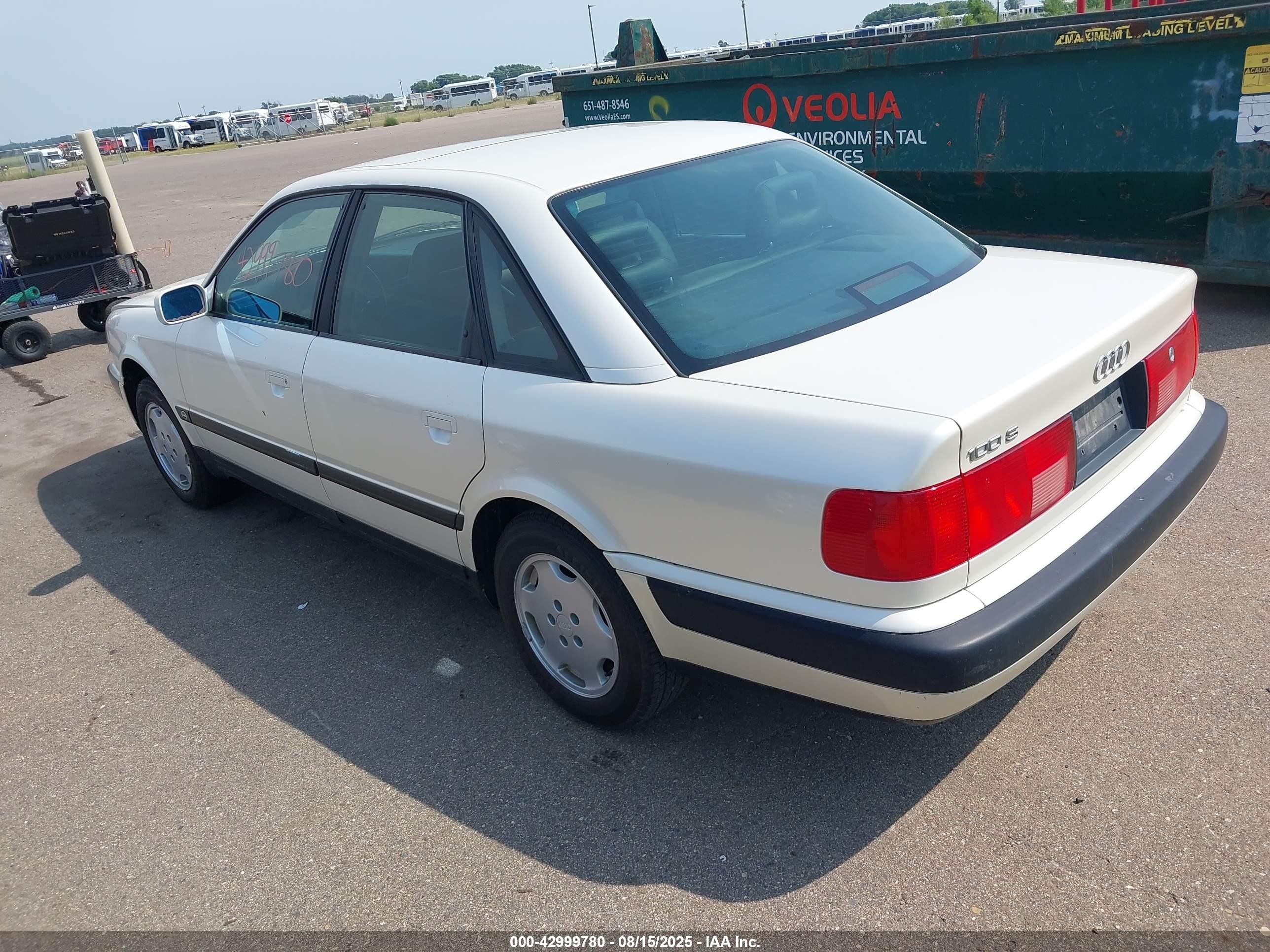 1994 Audi 100 S White vin: WAUBJ84A8RN001255