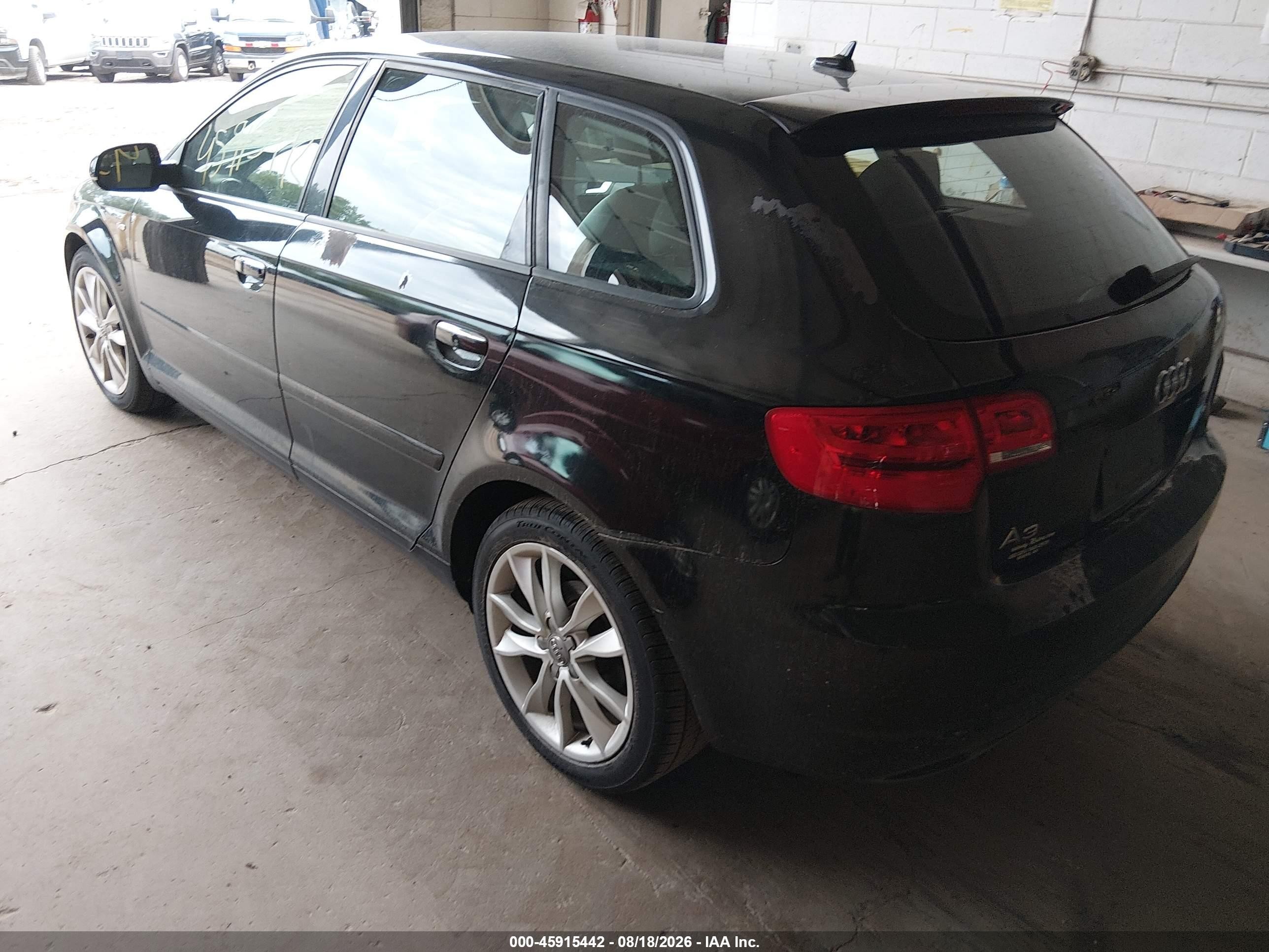 2012 Audi A3 2.0 Tdi Premium Черный vin: WAUBJAFM2CA122280