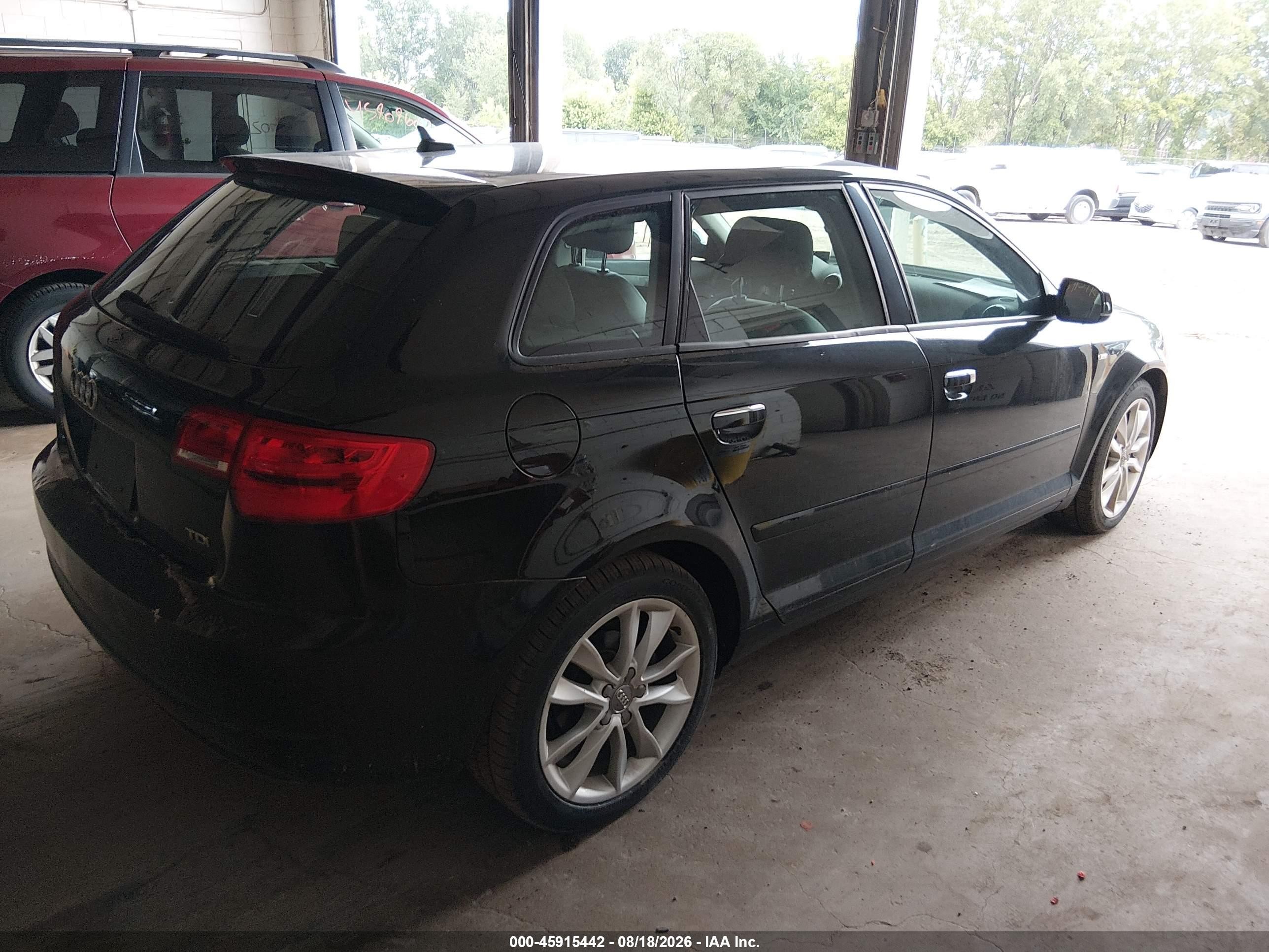 2012 Audi A3 2.0 Tdi Premium Черный vin: WAUBJAFM2CA122280